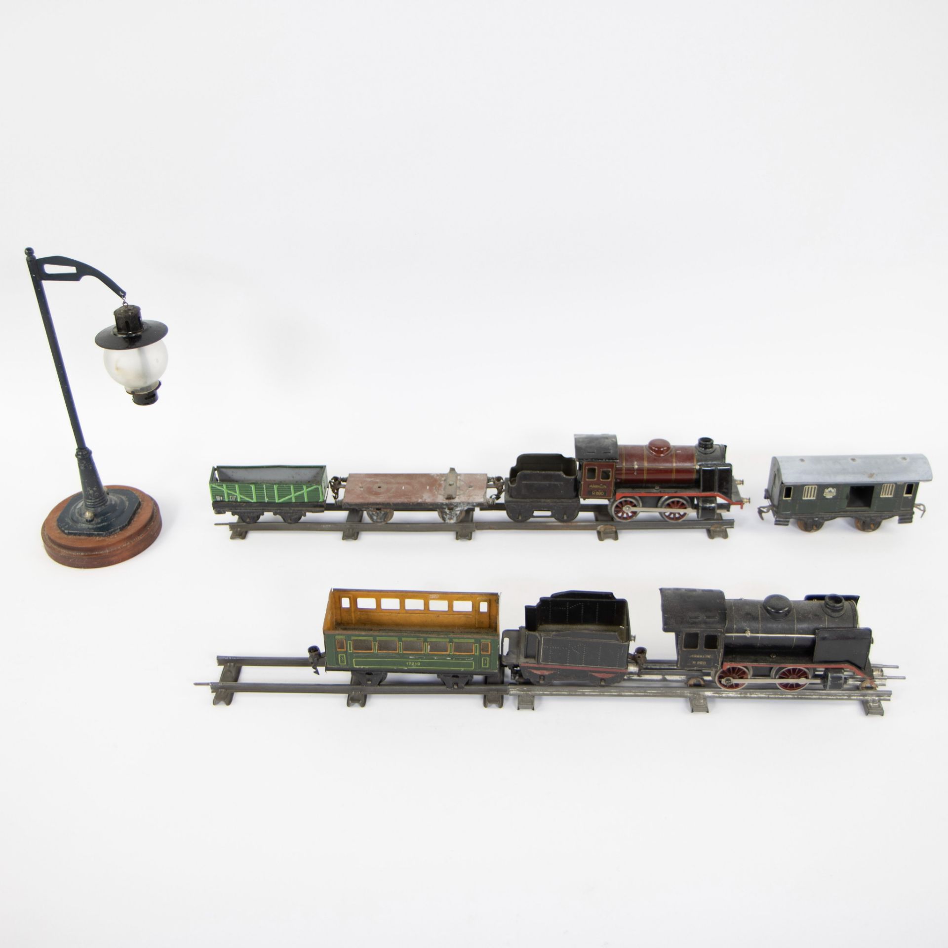 Lot toy trains and wagons MARKLIN locomotive märklin 40281 + 6 wagons, 2 locomotives 890 and 899 wit - Image 3 of 3