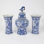 3 piece Delft garniture marked B:P, The gilded flower pot, 18th century