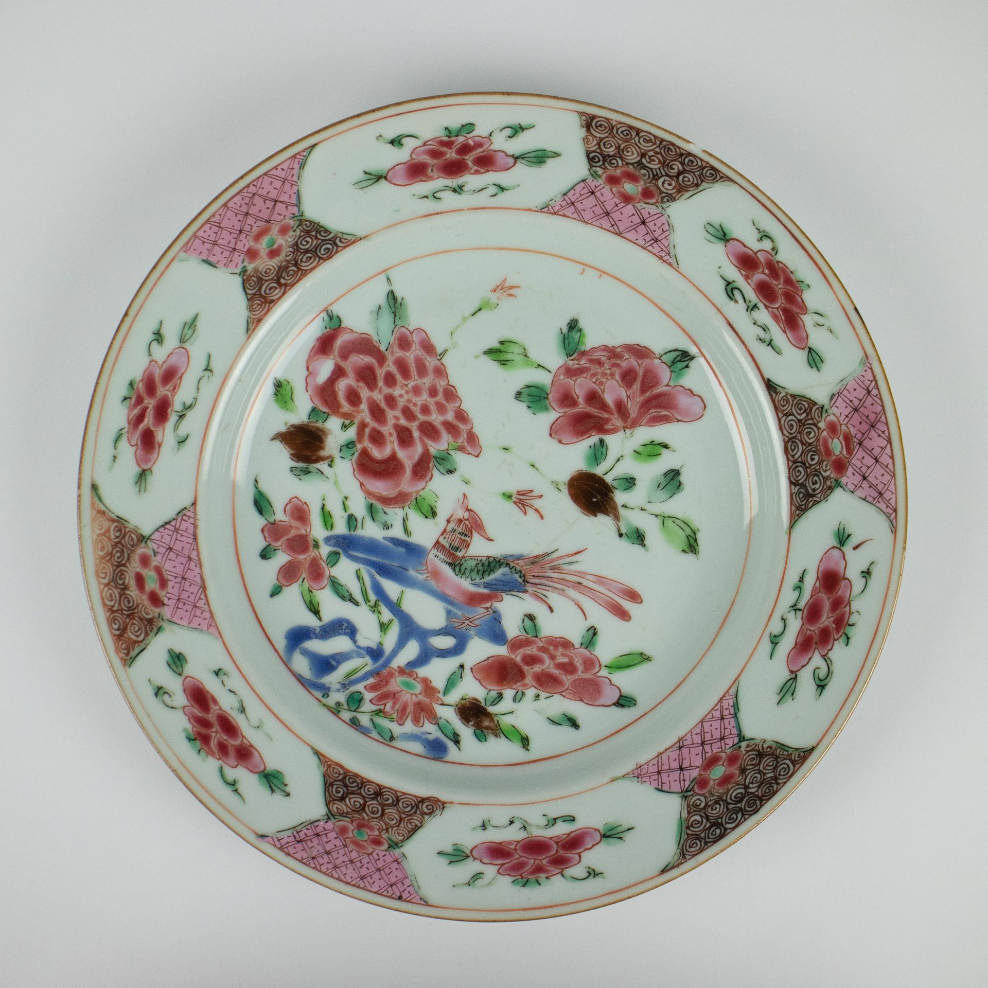 3 Chinese plates famille rose Qianlong - Image 6 of 9