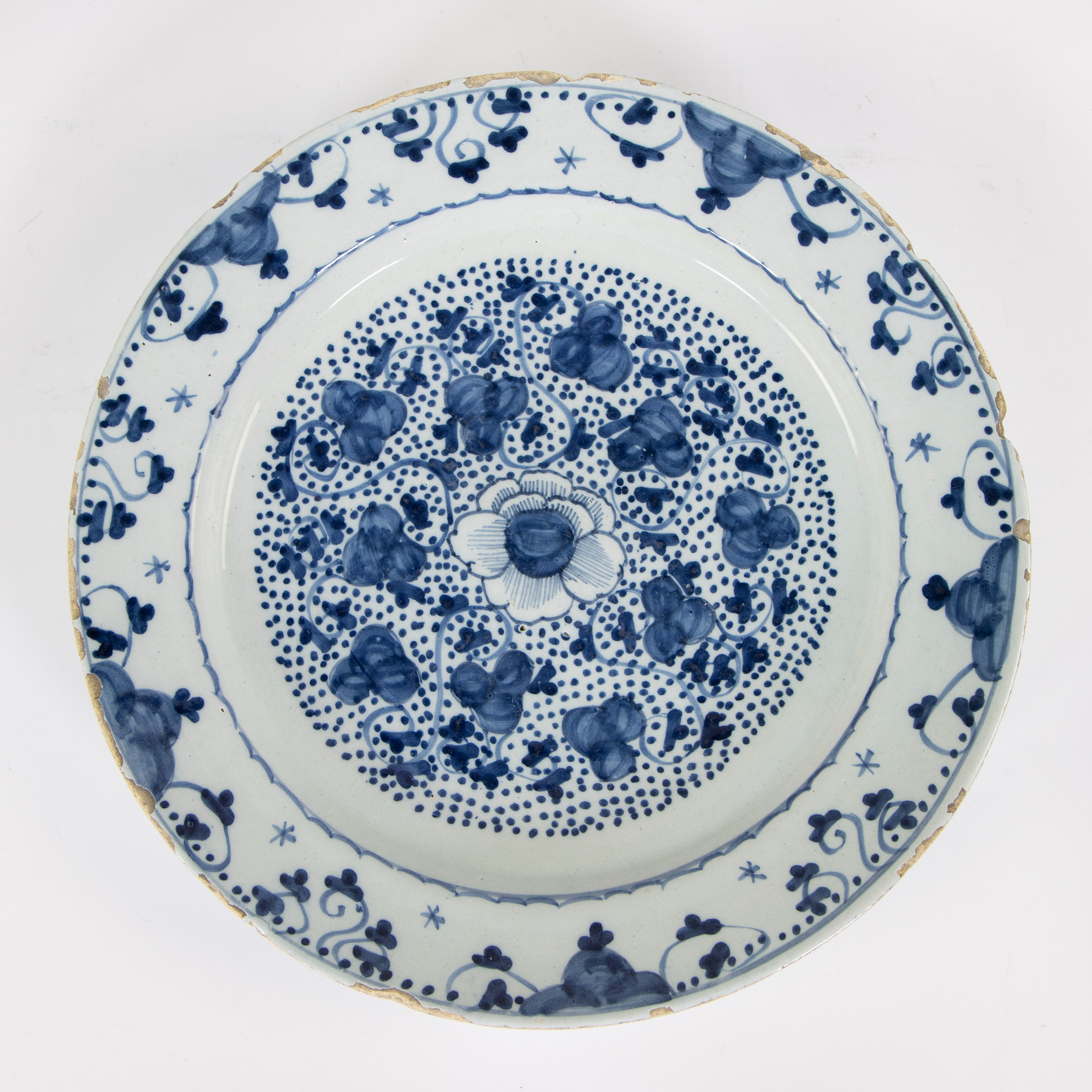 Lot of 3 Delft plates 18th century - Image 6 of 7