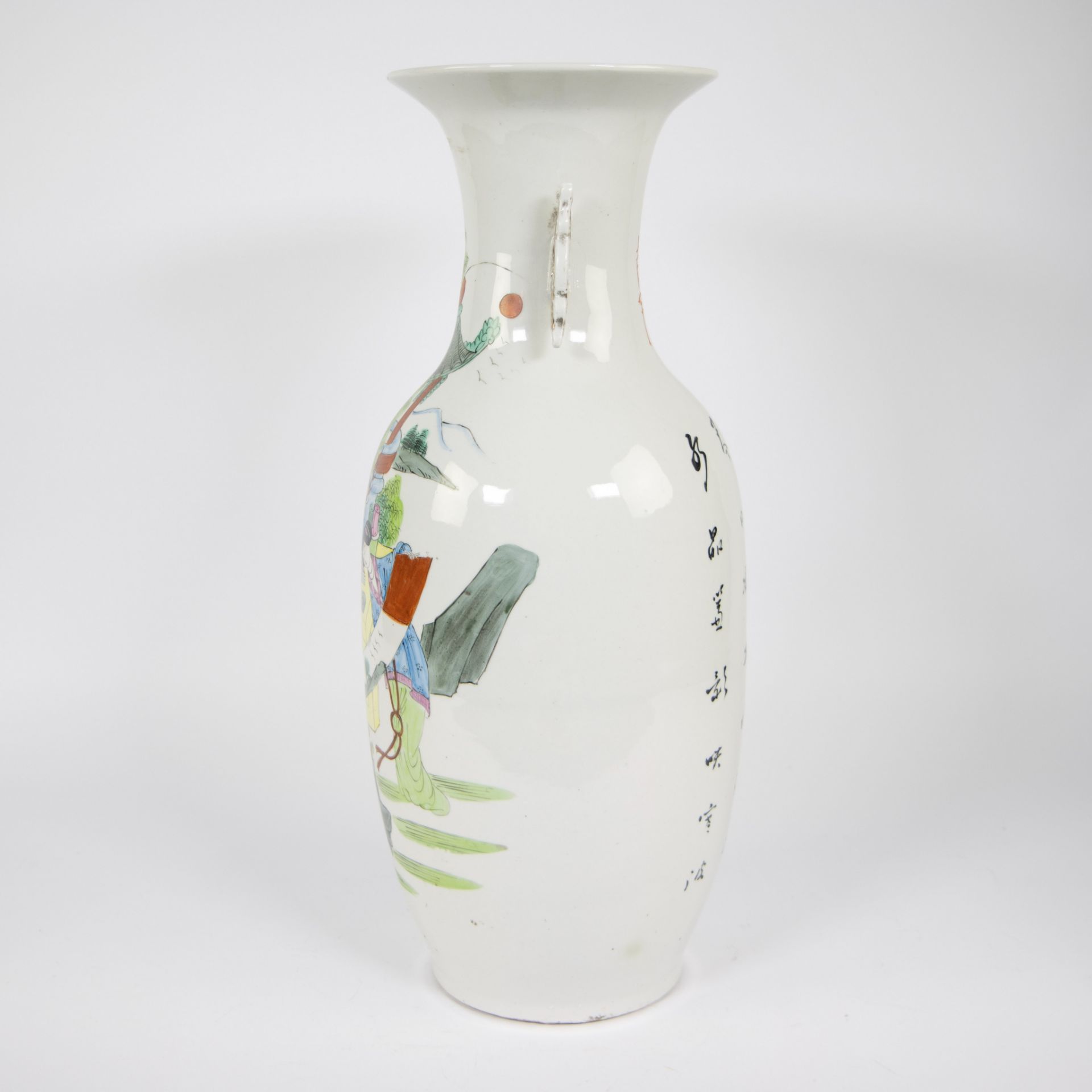 Chinese baluster vase famille rose ca 1900 - Image 2 of 6