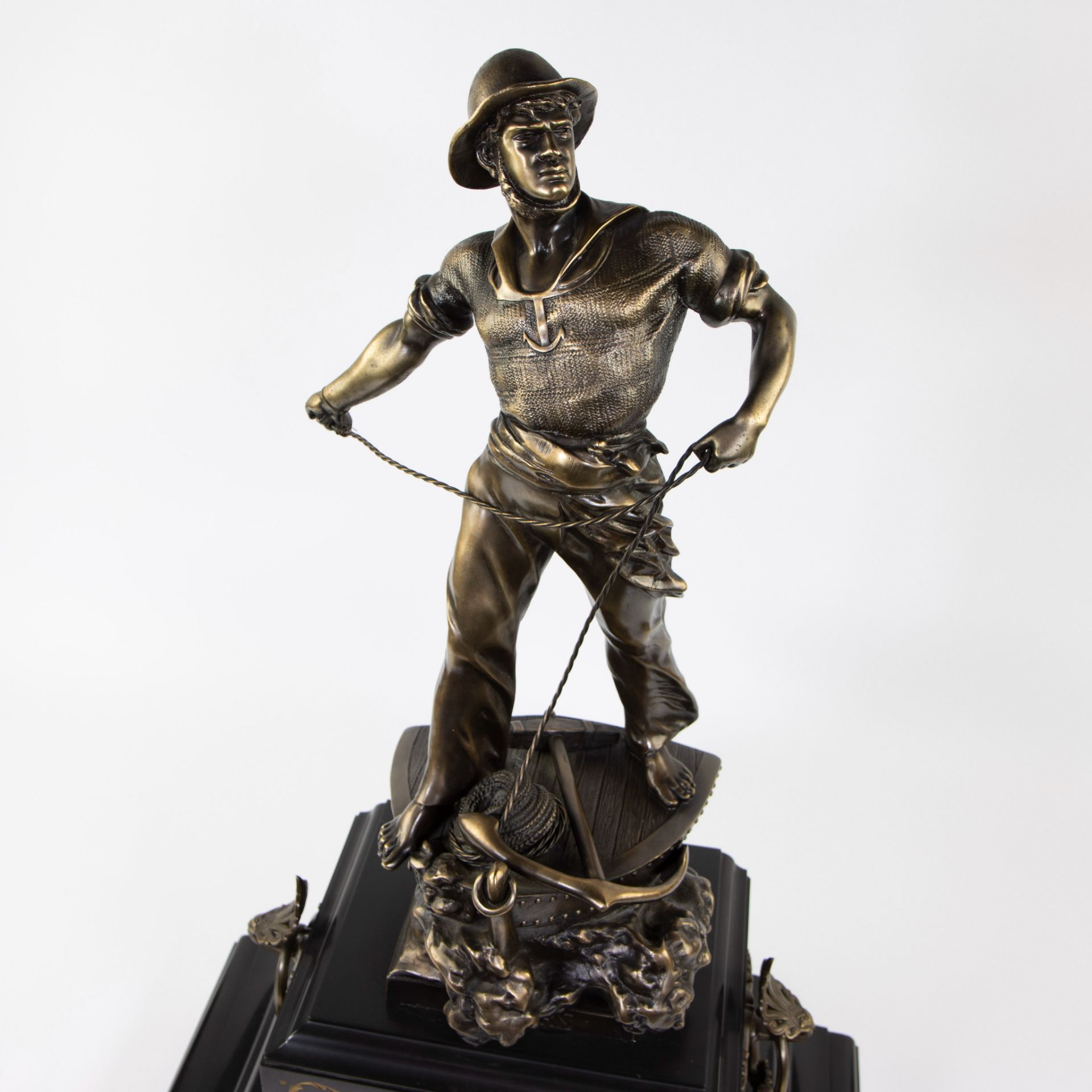 Marble clock with sculpture in spelter "Secours" 19th century by Arthur WAAGEN, signed - Image 3 of 7