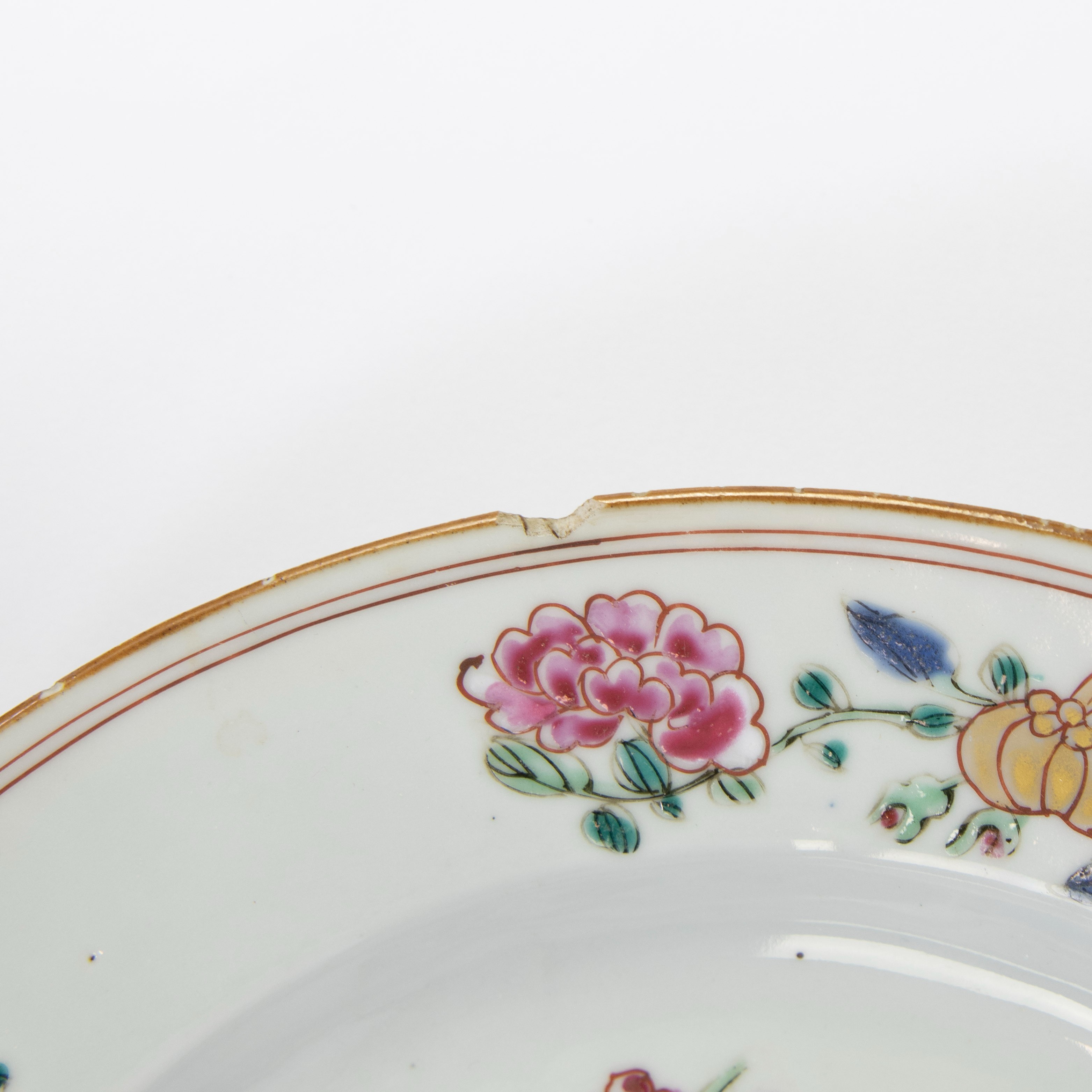Lot of 5 Chinese famille rose plates, 18th century - Image 7 of 18