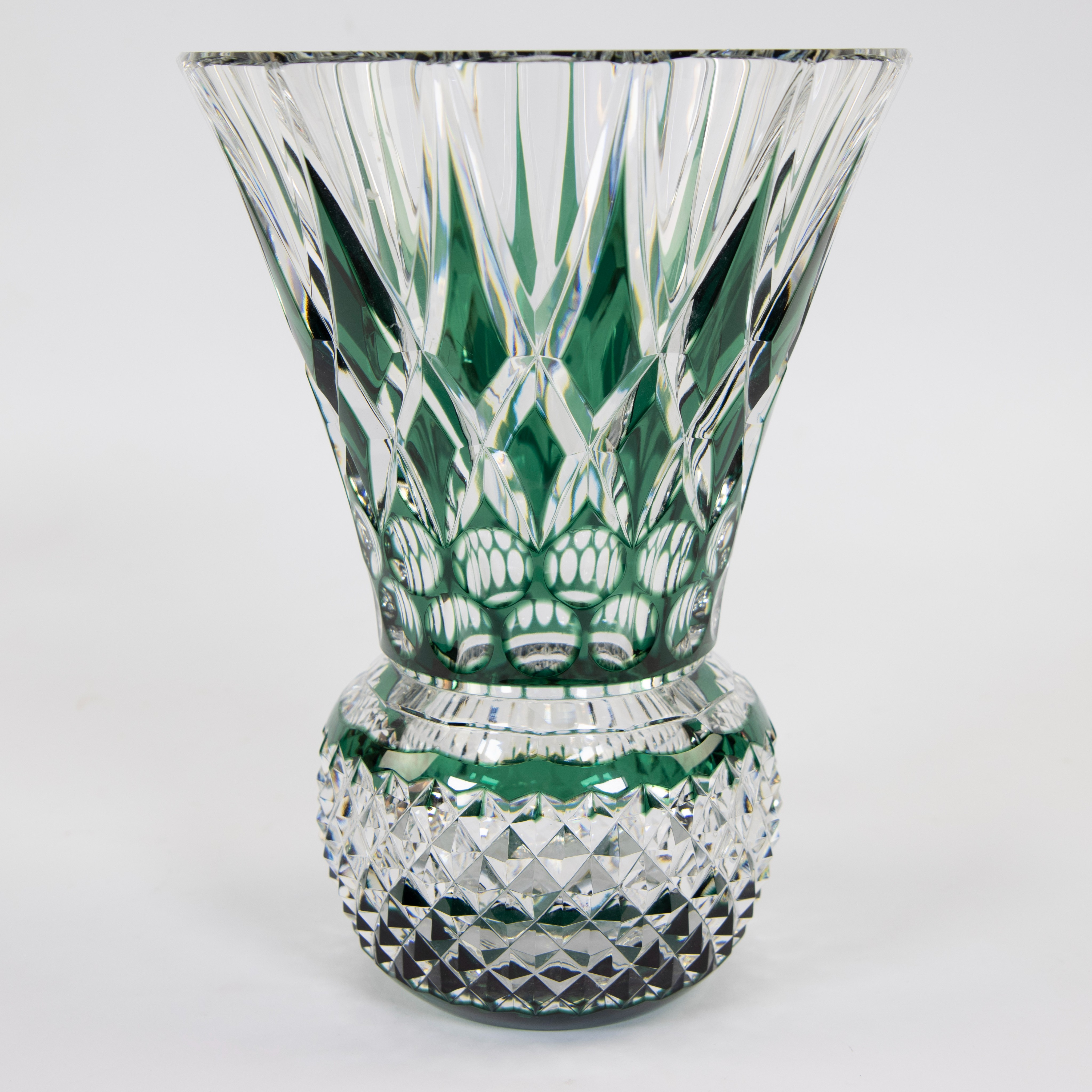 VAL SAINT LAMBERT colorless and green cut crystal vase with diamond cut decor model OMAR, signed - Image 4 of 5