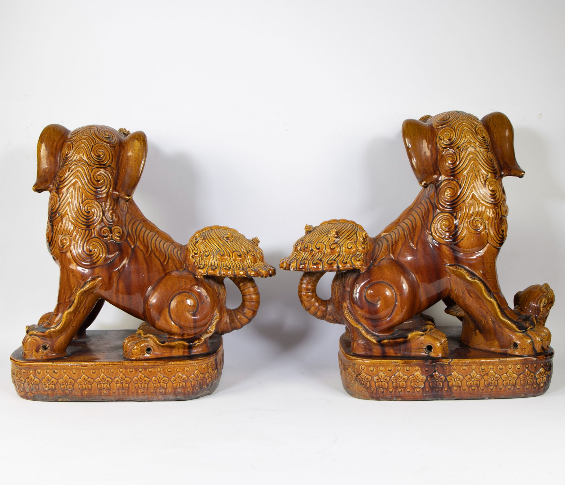 Pair of Vietnamese Foo dogs in glazed earthenware - Image 4 of 6