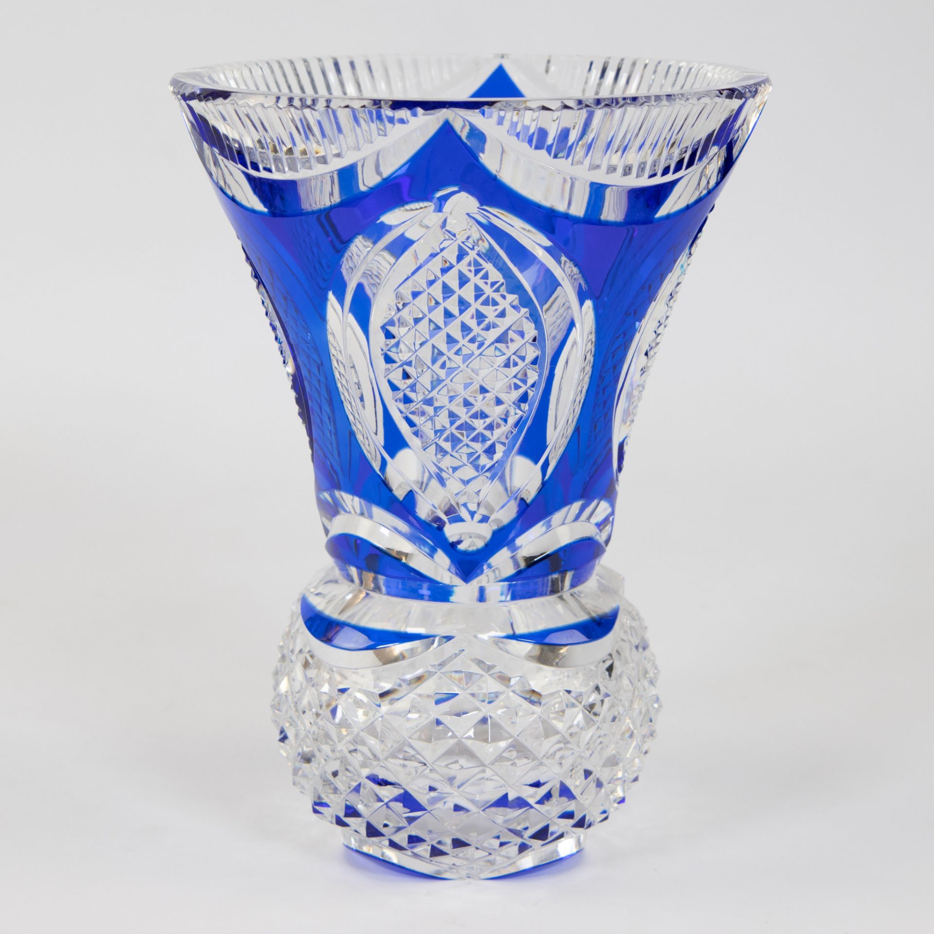 VAL SAINT LAMBERT colorless and colbalt blue cut crystal vase OMAR (Charles Graffart), signed and nu