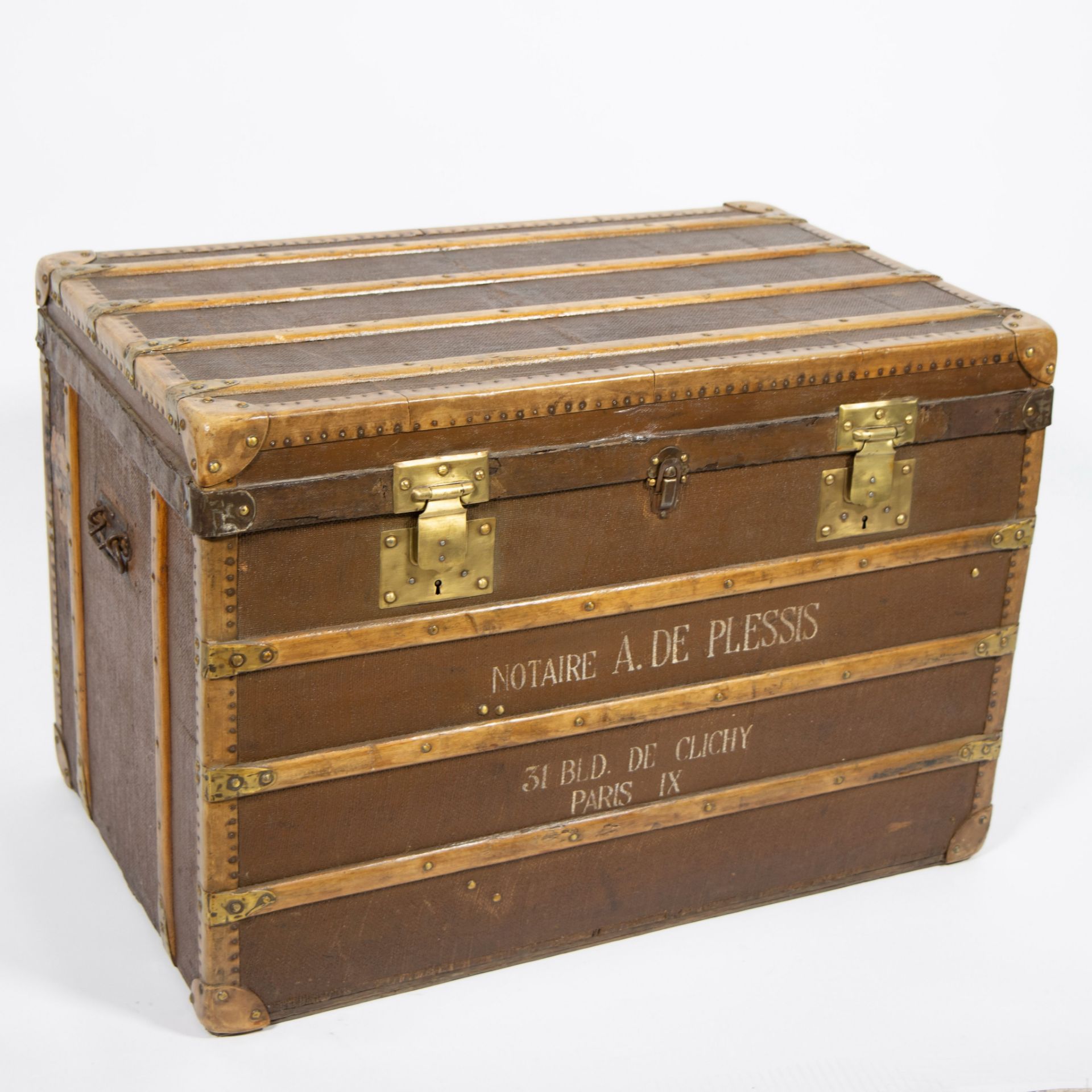 Large 19th century travel case Notaire A de Plessis, 31 BLD de Clichy Paris