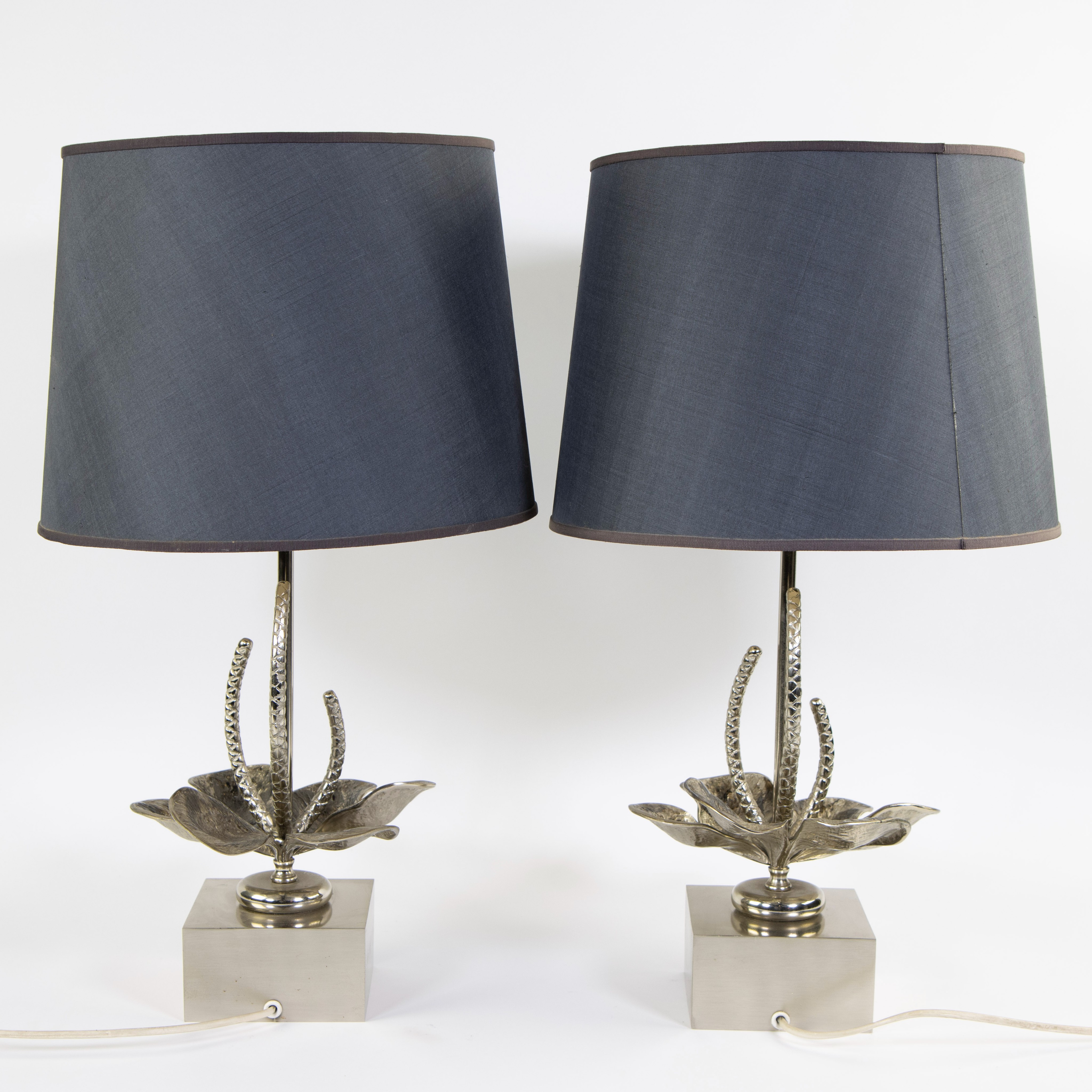 Pair elegant solid silver-plated brass lamps around a stylized exotic flower. Close to the work of M - Image 3 of 4