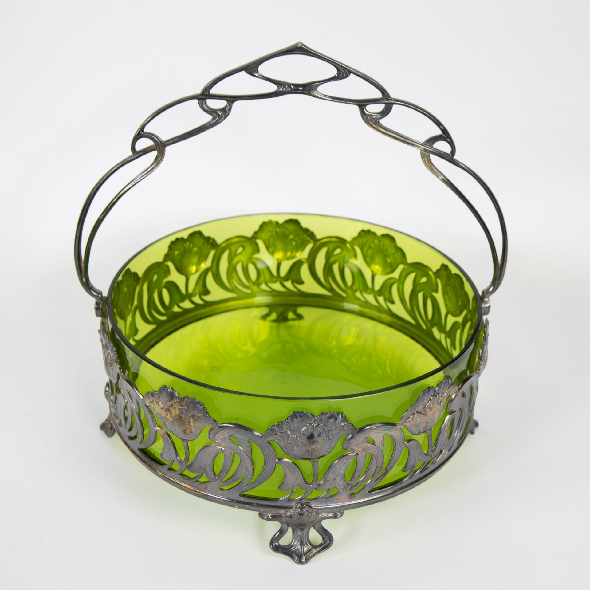 Lot glassware Art Deco ball vase and pique fleur Art Nouveau, green glass ornamental coupe in silver - Image 5 of 7