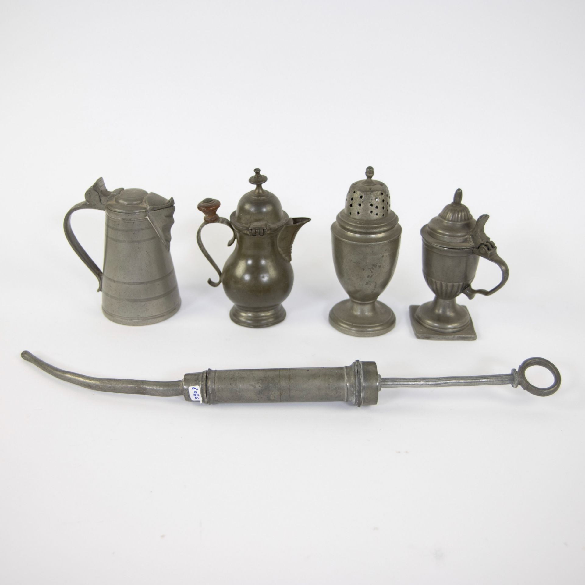 Large collection of pewter pitchers and beer pots, 18th/19th century - Image 6 of 10
