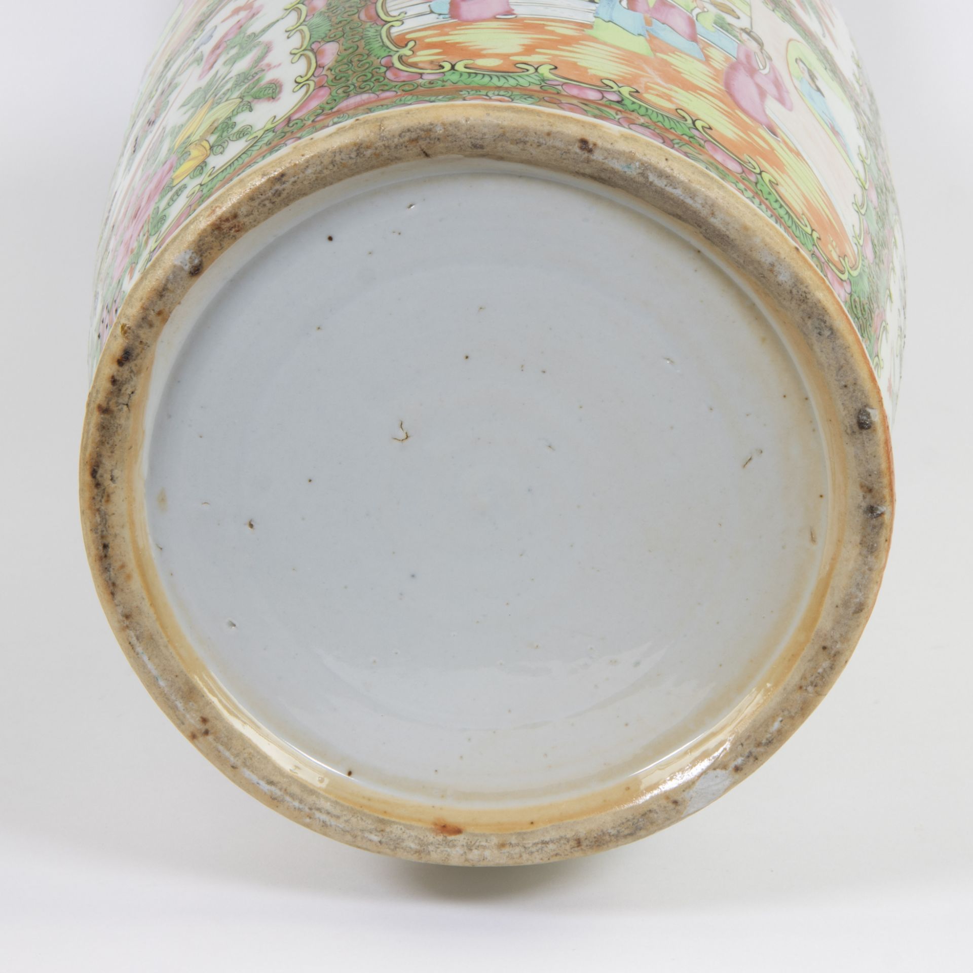 Chinese canton vase famille rose, 19th century - Image 5 of 6