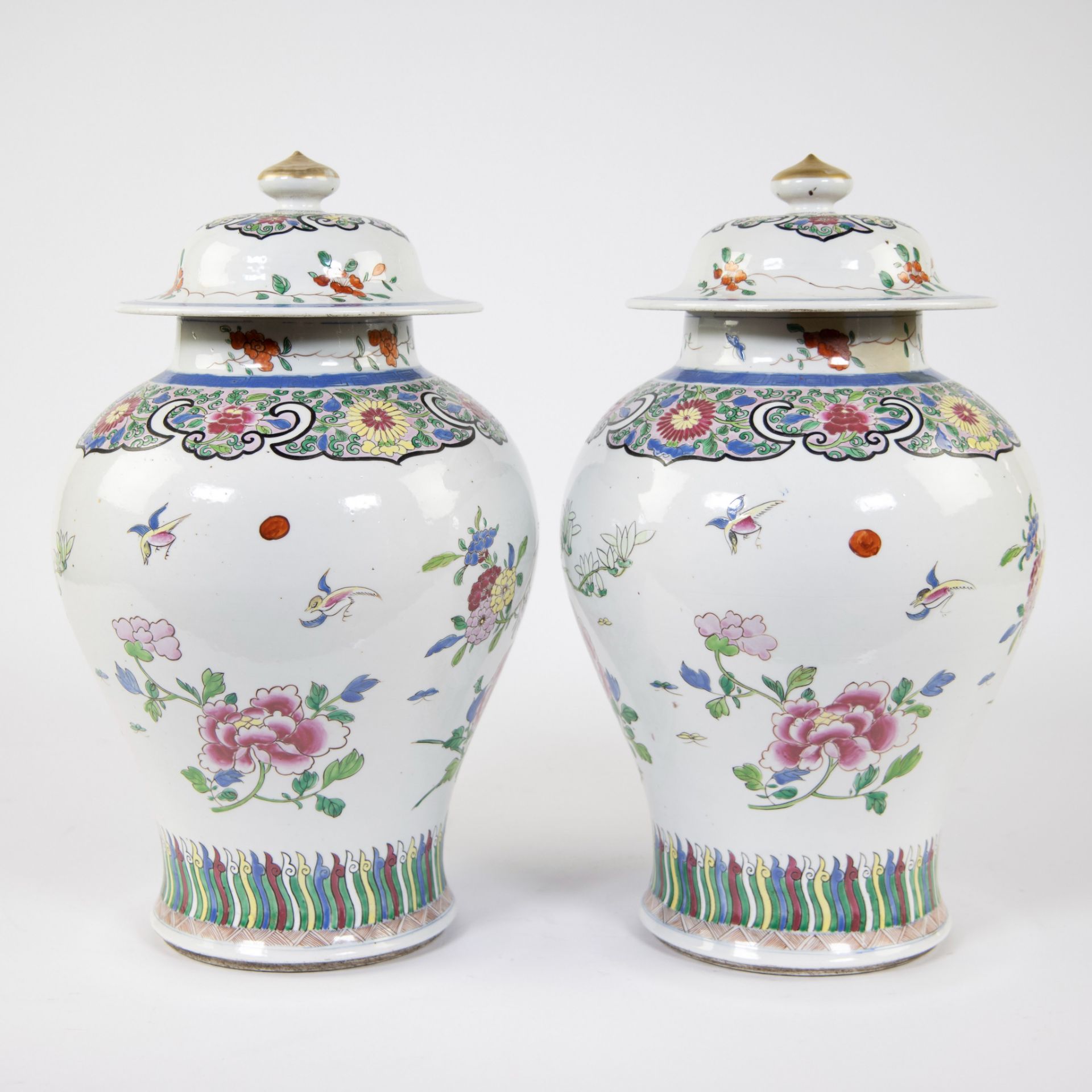 Pair of Samson lidded famille rose vases with decoration of pheasant on blue rock, 19th century - Image 3 of 12