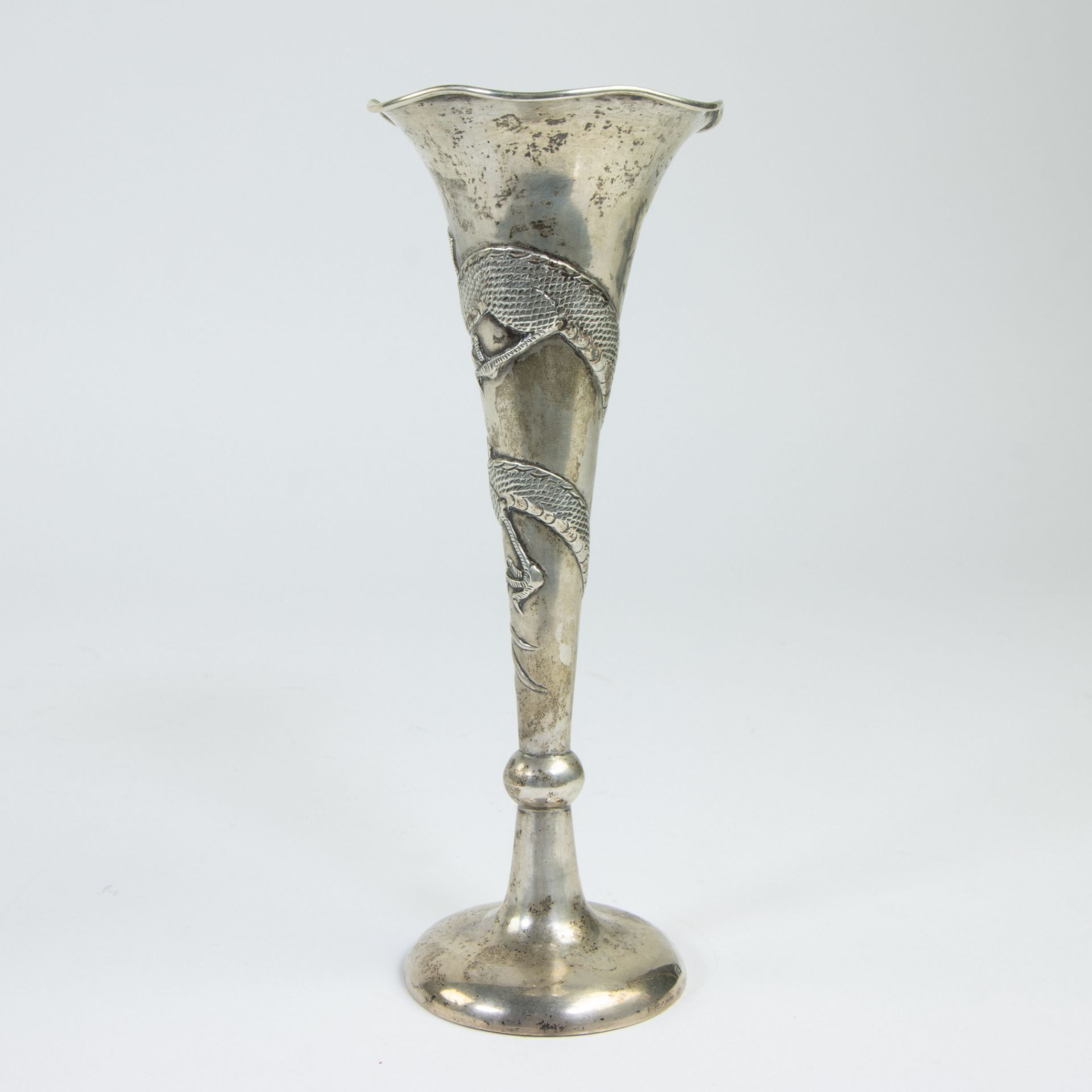 A silver Chinese soliflore vase decorated with a dragon chasing the sacred pearl. - Image 3 of 6