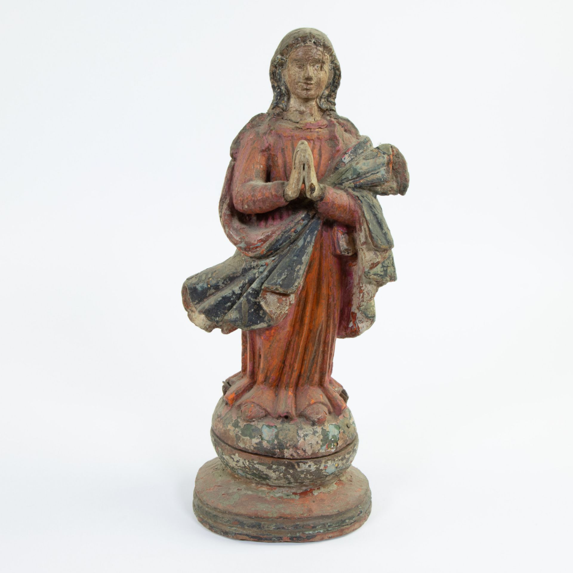 Wooden statue Madonna with original polychromy, Spanish or South America, 18th century