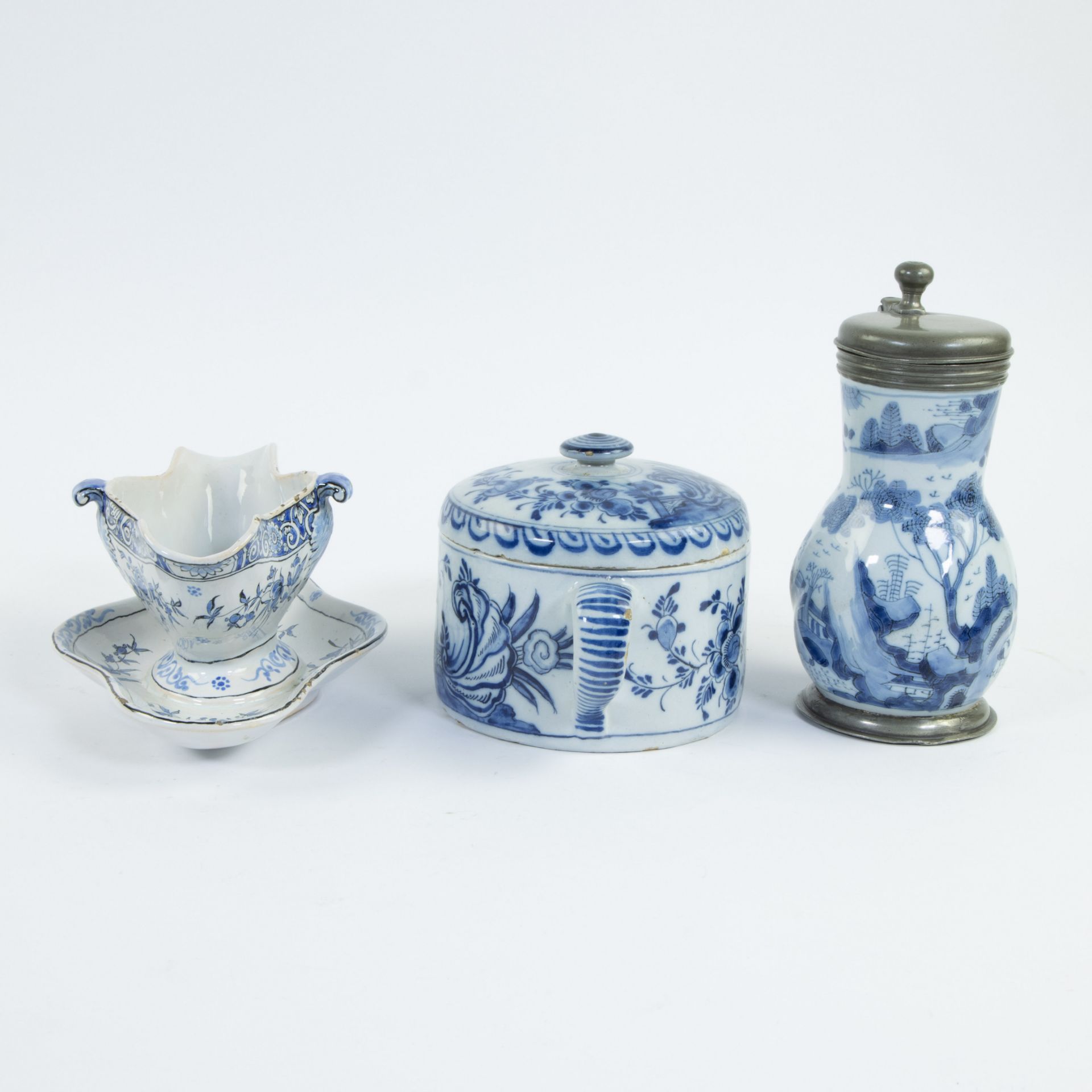 Lot Delft butter pot 18th century, jug circa 1700 and sauce bowl Lille 18th century - Image 2 of 5