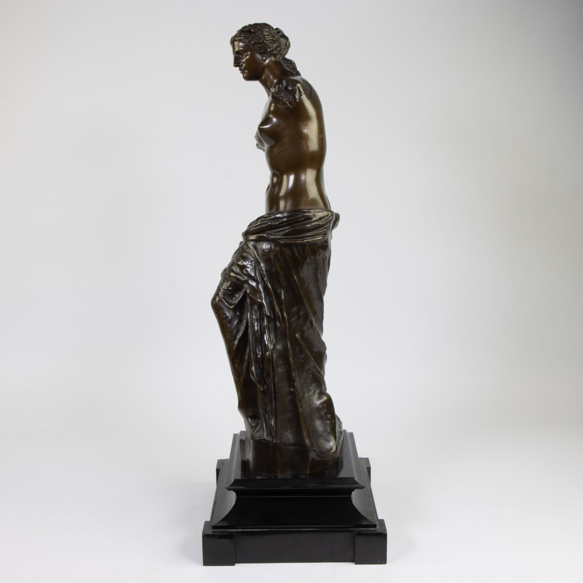Large bronze sculpture Venus of Milo on black marble base - Image 2 of 4