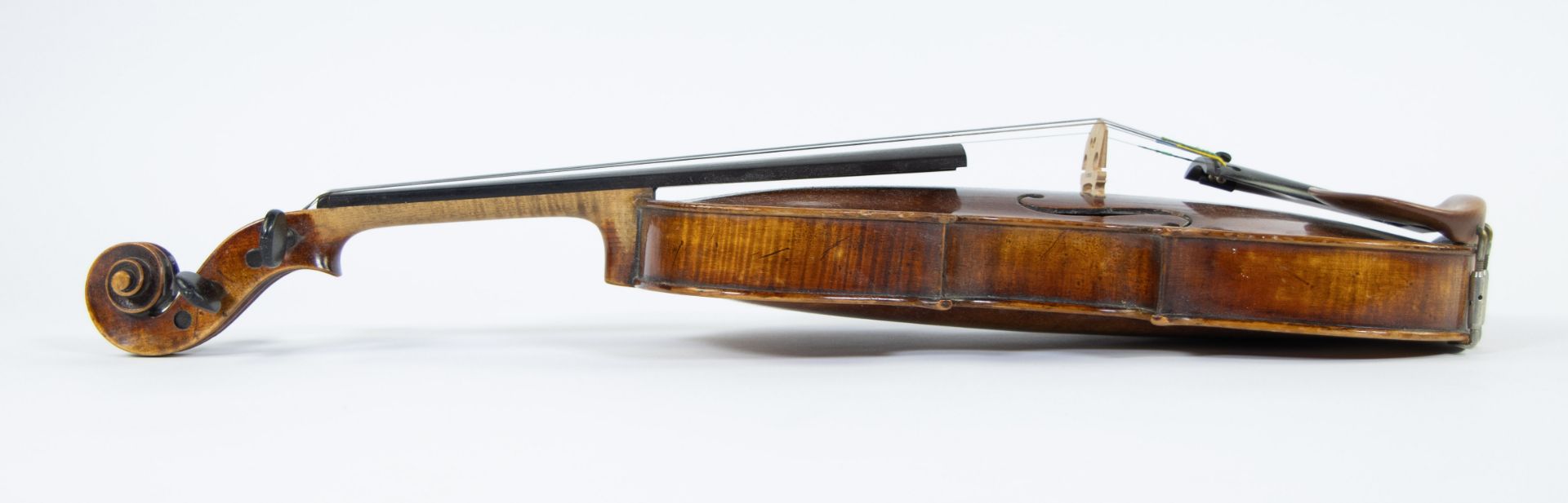 Violin probably Markneukirchen (interwar) with label Repariert by Alfred Walter Geigenbauermeister K - Bild 2 aus 5