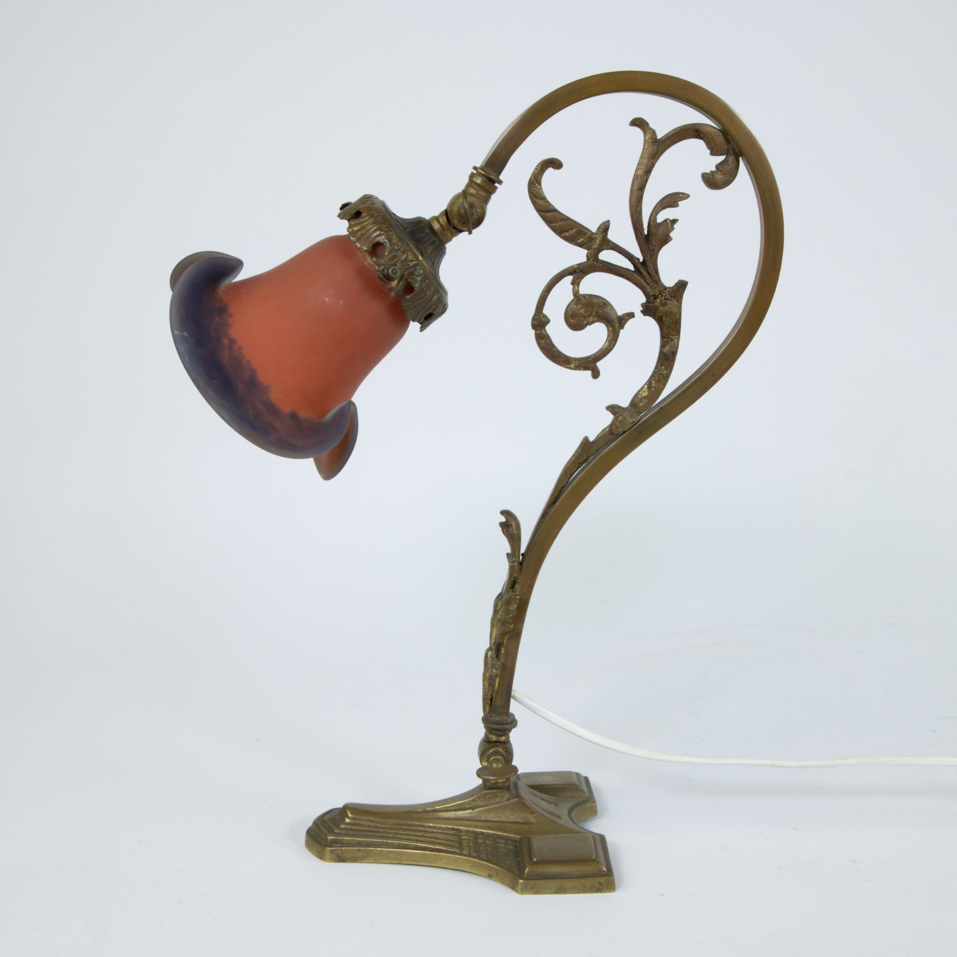 Art Nouveau table lamp with bronze base and shade in glass paste