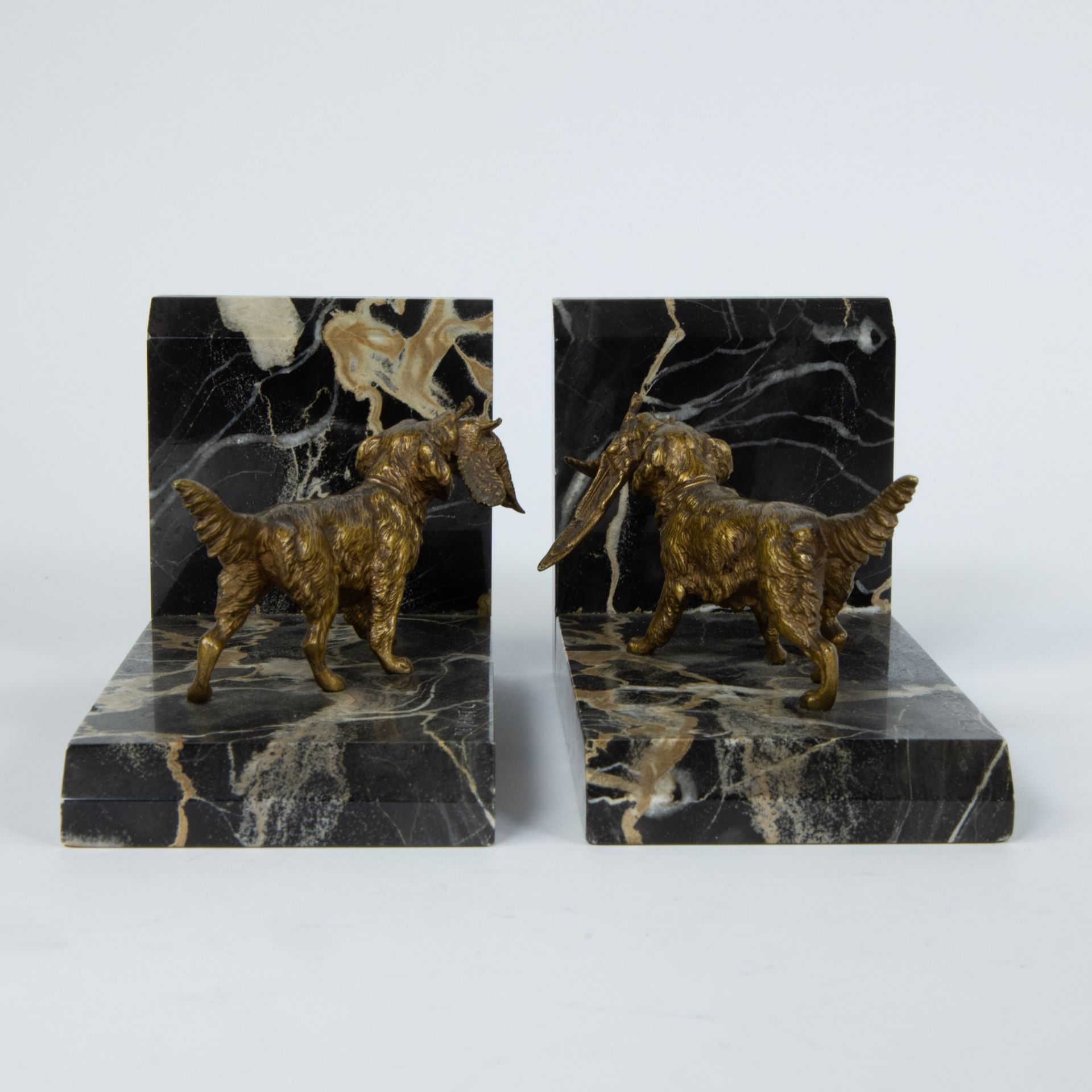 Claude Marie DEVENET (1851-?), pair of gilt bronze bookends depicting hunting dogs, signed in the ma - Image 4 of 4