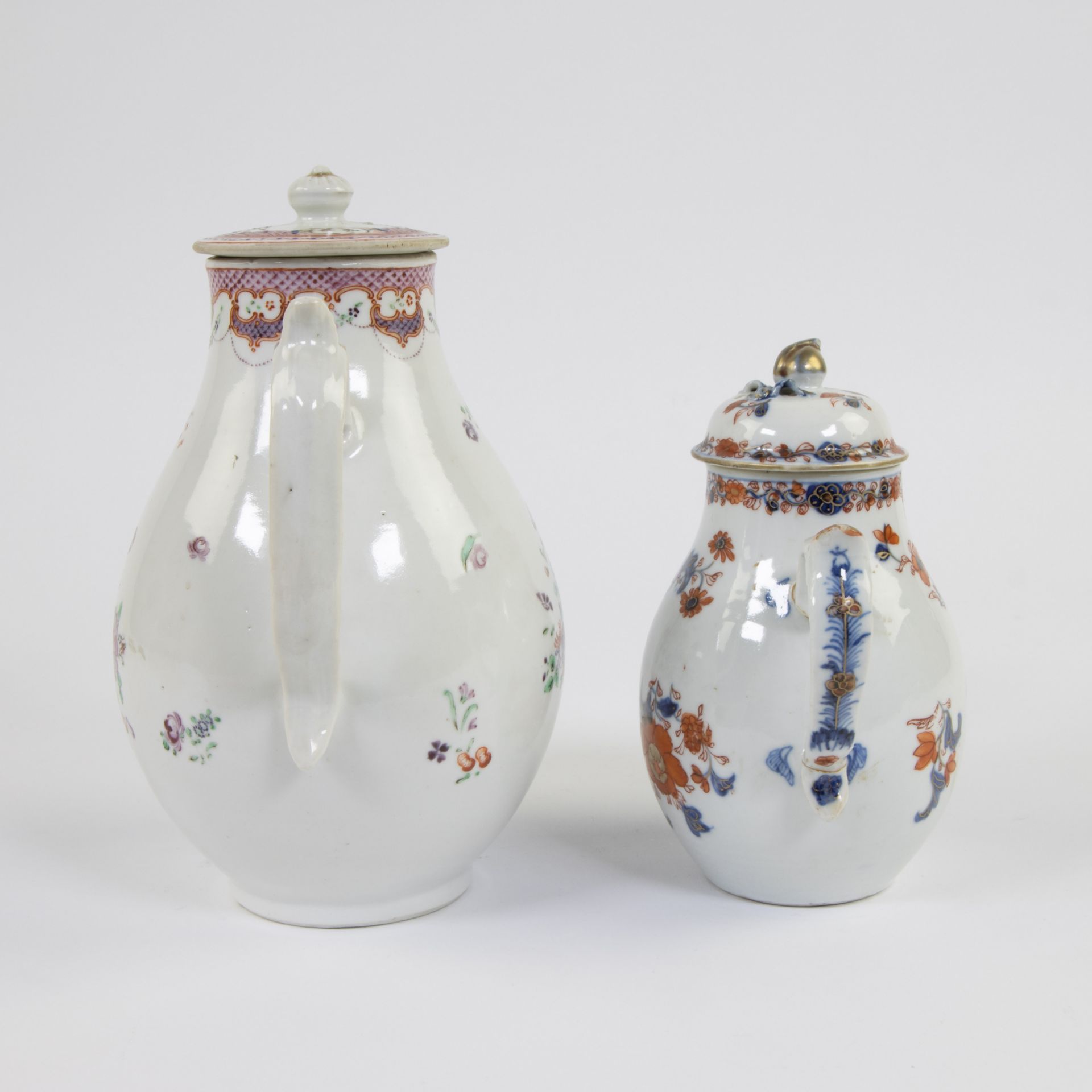 Collection of 2 Chinese teapots famille rose and Imari, 18th century - Image 4 of 8