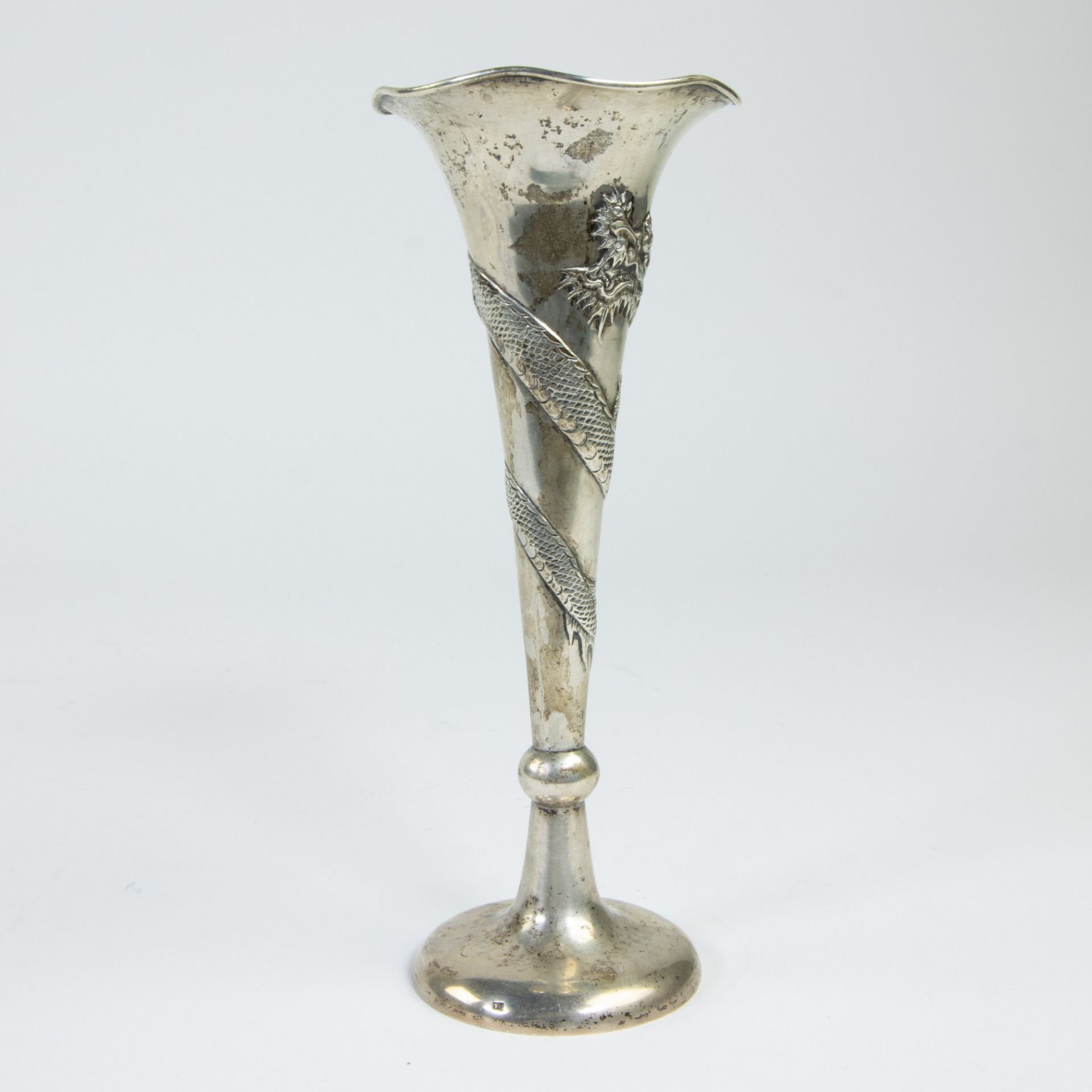 A silver Chinese soliflore vase decorated with a dragon chasing the sacred pearl. - Image 4 of 6
