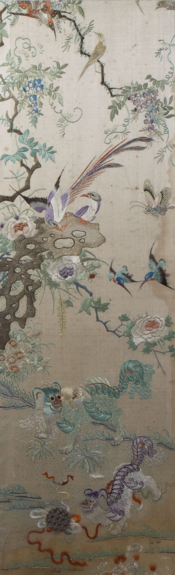 Very fine Chinese embroidery with floral motifs, birds and Pho animals