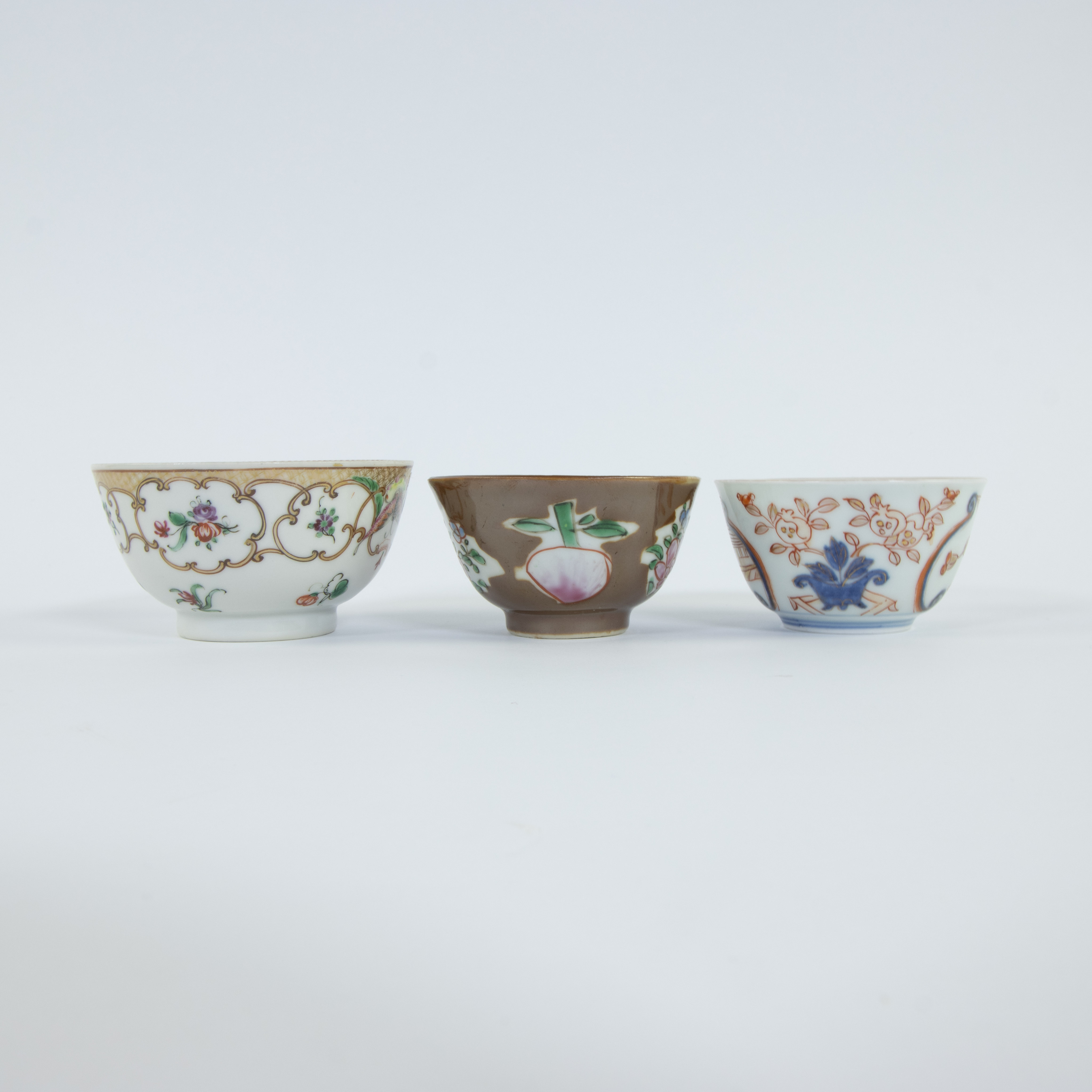 Collection of Chinese porcelain 18th/19th century, famille rose, Imari - Image 8 of 10