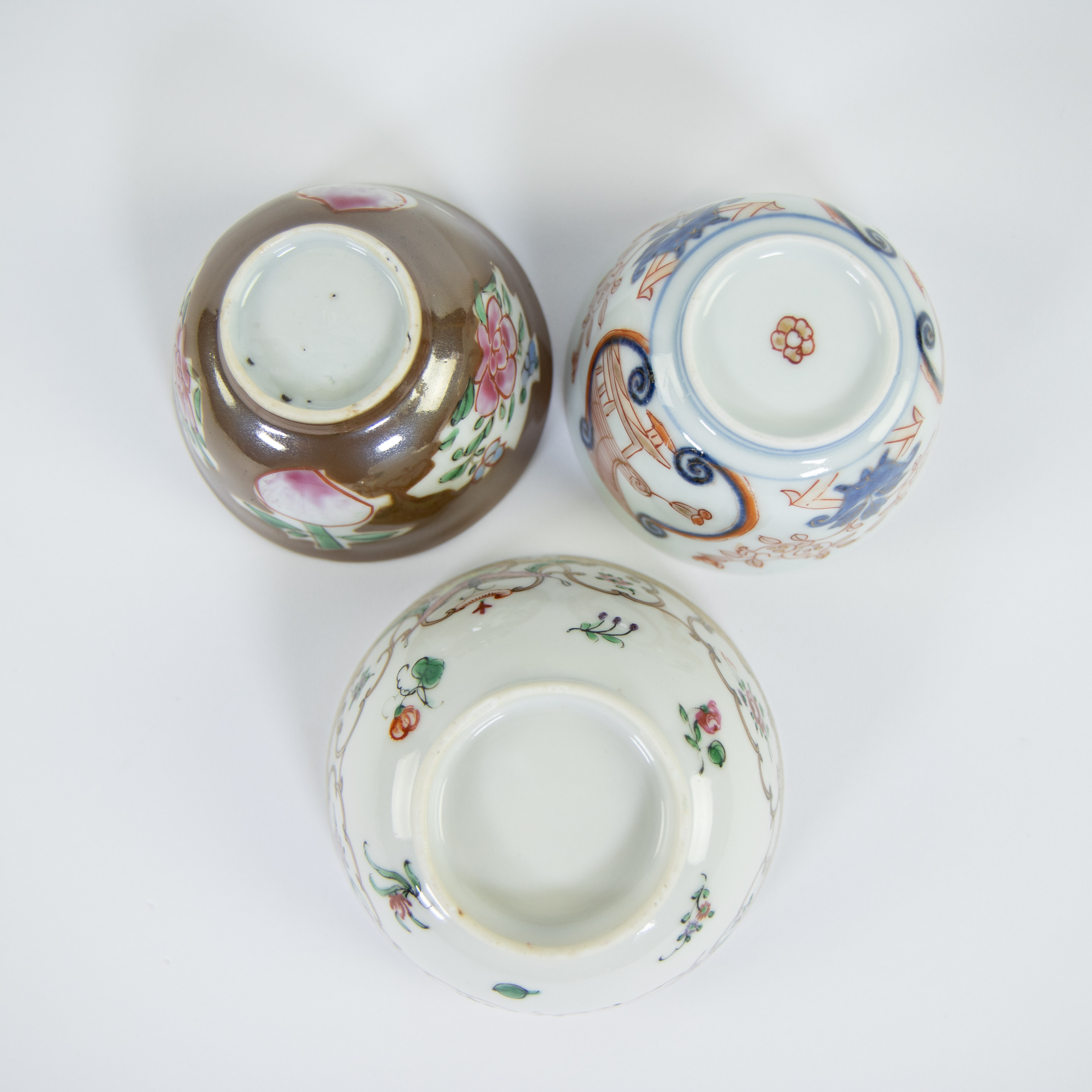 Collection of Chinese porcelain 18th/19th century, famille rose, Imari - Image 10 of 10