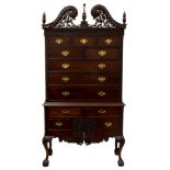 High chest of drawers in mahogany Chippendale style
