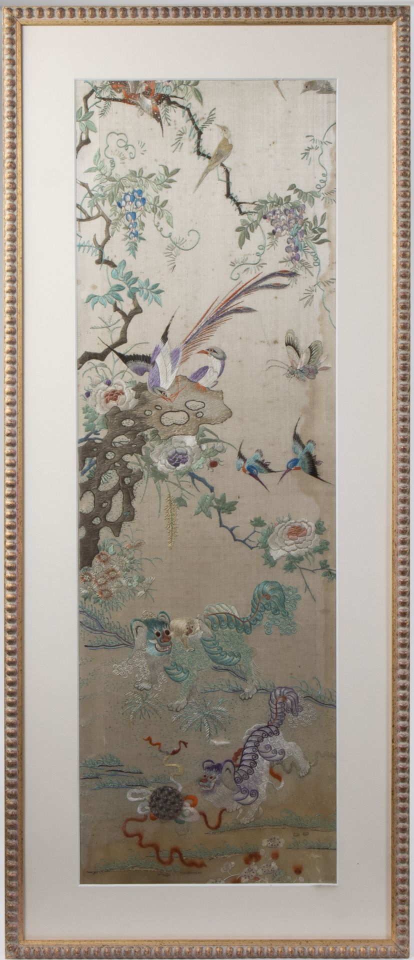 Very fine Chinese embroidery with floral motifs, birds and Pho animals - Bild 2 aus 2