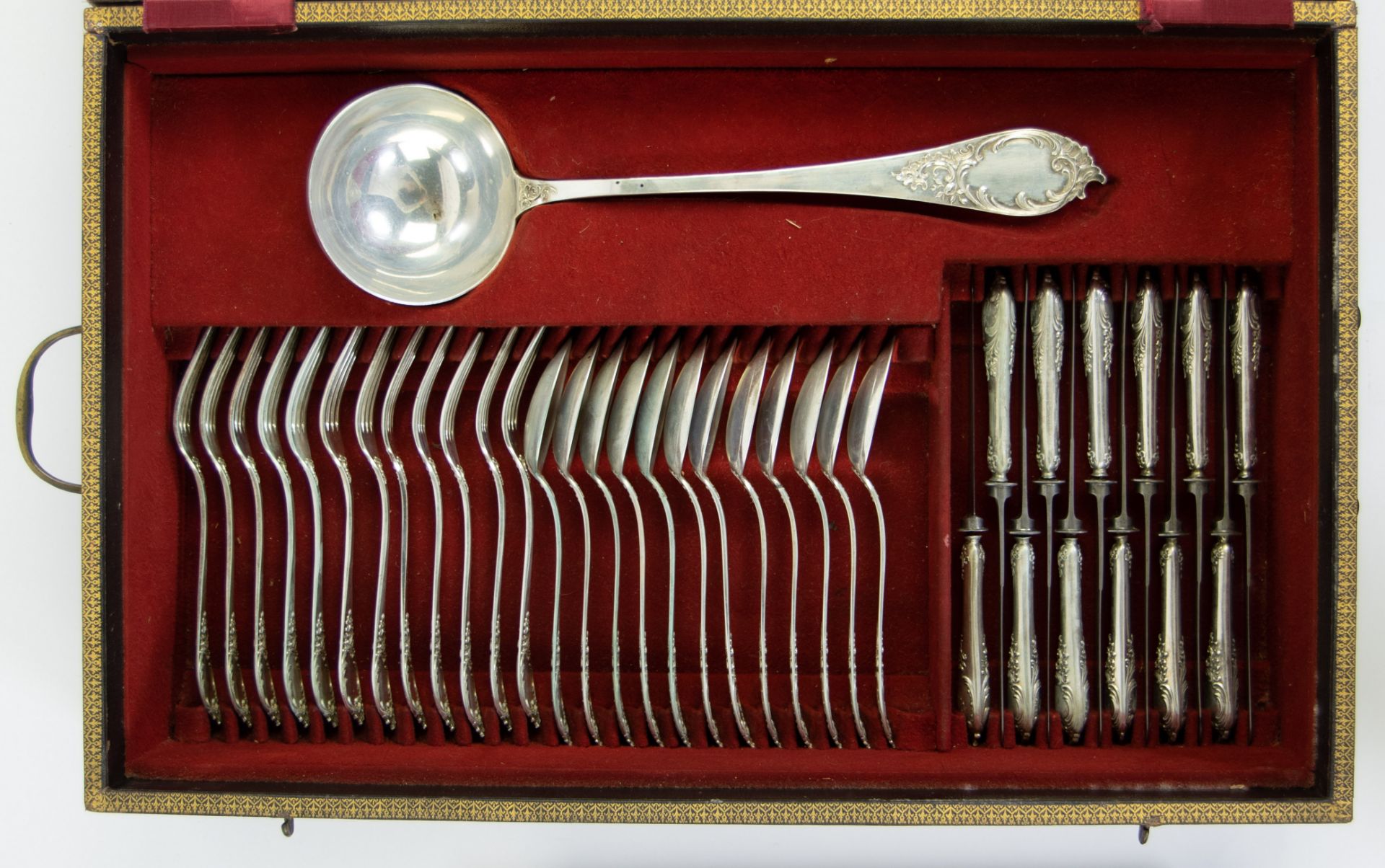 Case with silver cutlery, silver 800, monogram on case MM. - Image 3 of 6