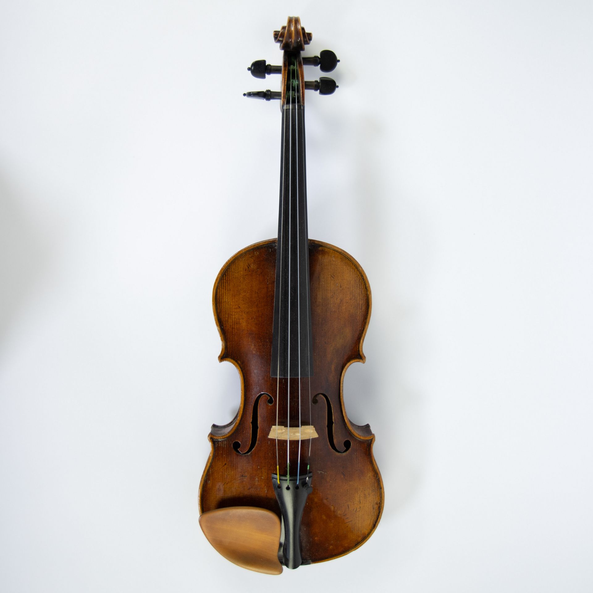 Violin probably Markneukirchen (interwar) with label Repariert by Alfred Walter Geigenbauermeister K