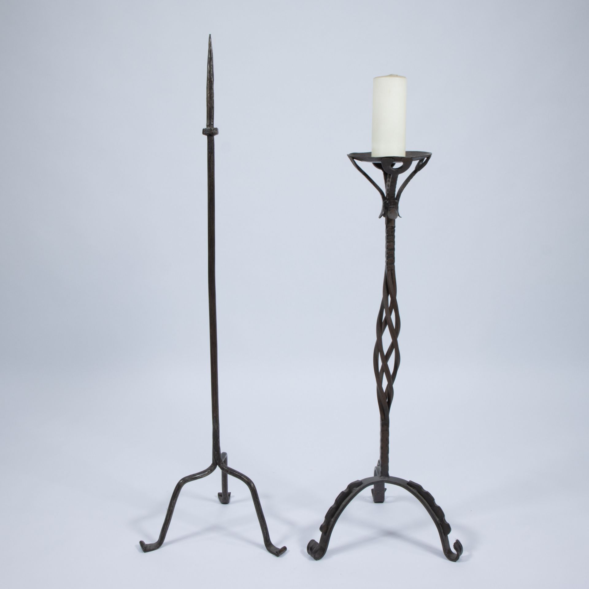 Lot of 2 wrought-iron church candlesticks 17th and 19th century - Image 3 of 3