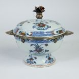 Chinese porcelain lidded pot with silver fittings, Imari, 18th century
