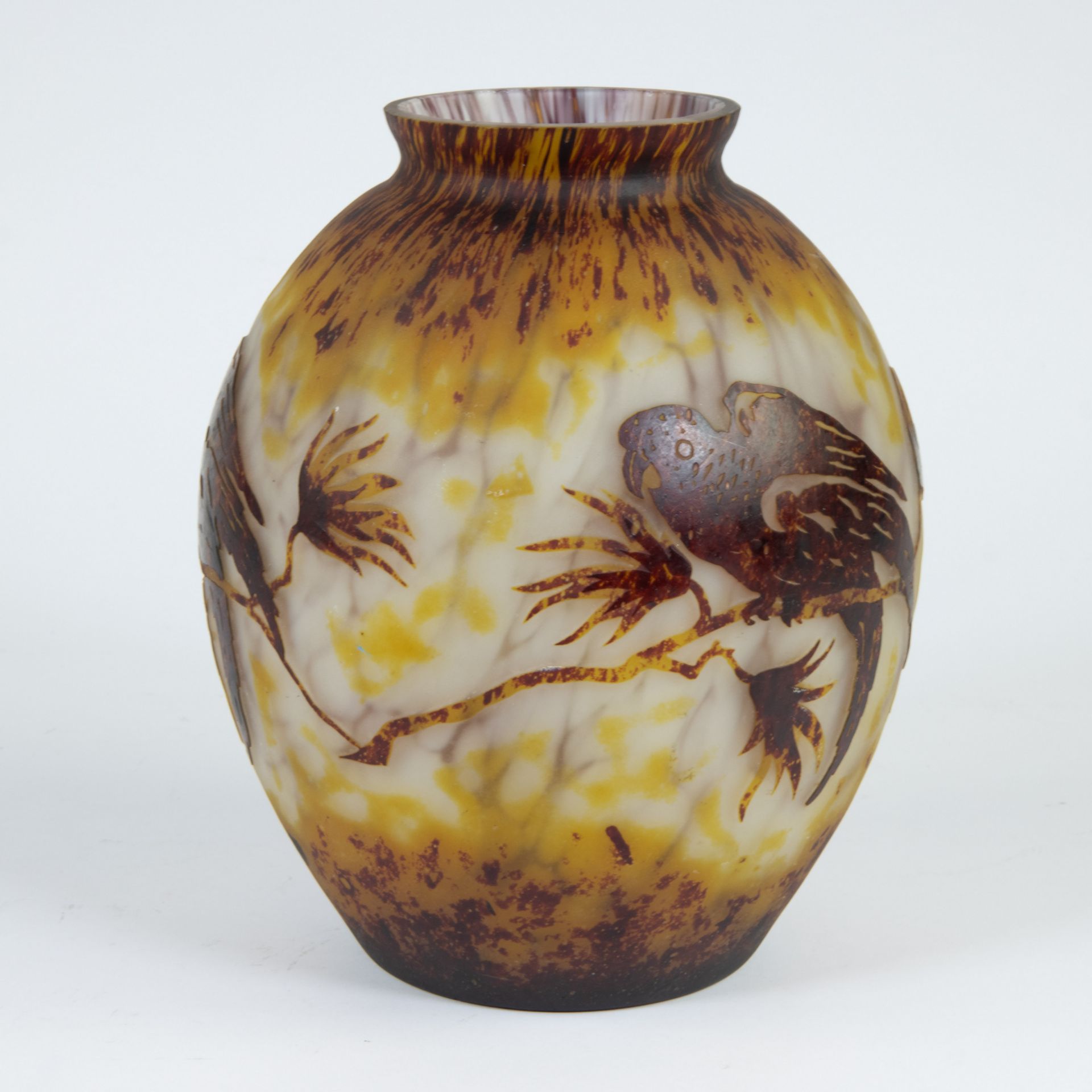 French Art Deco cameo glass vase with parrot decor, probably Le verre Français - Schneider (Charder) - Image 2 of 6