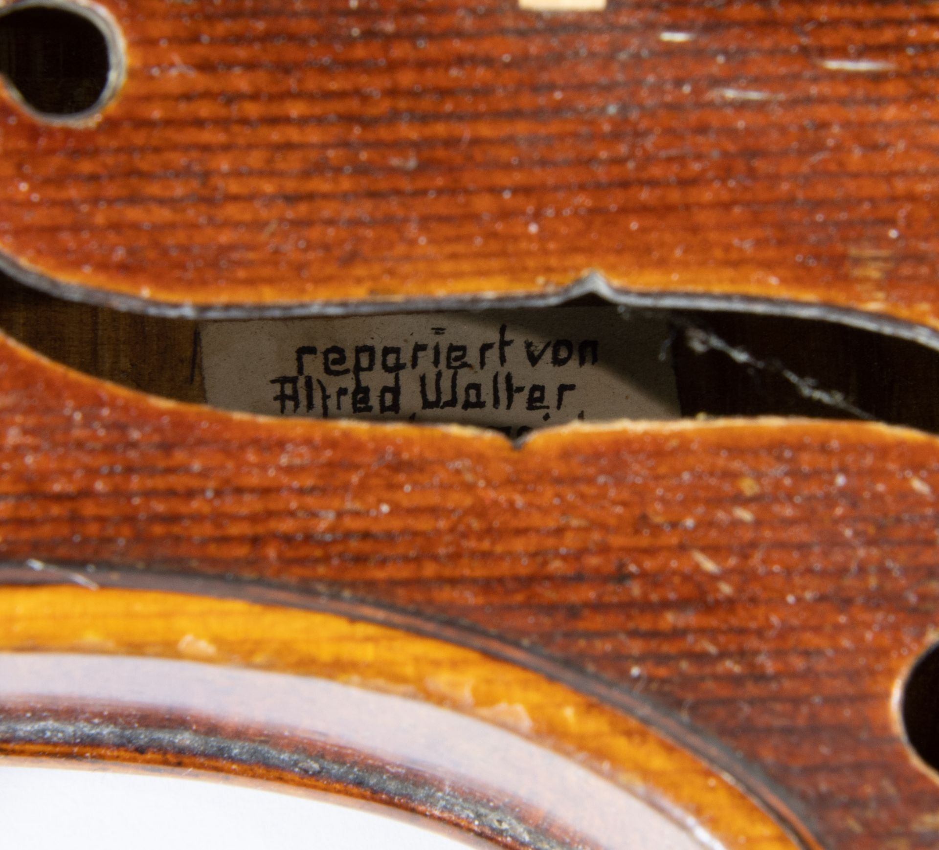 Violin probably Markneukirchen (interwar) with label Repariert by Alfred Walter Geigenbauermeister K - Bild 5 aus 5