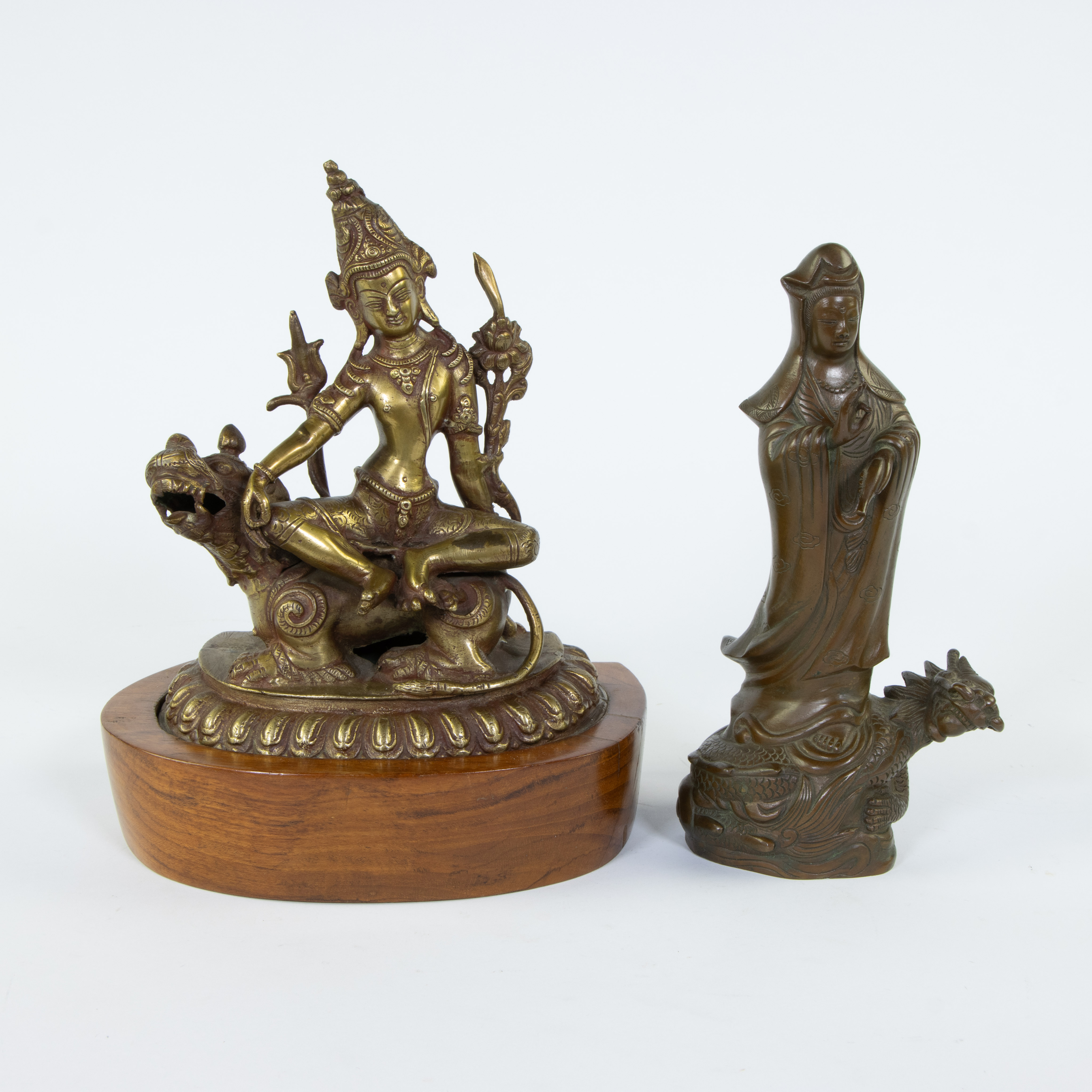 2 Asian bronze figurines