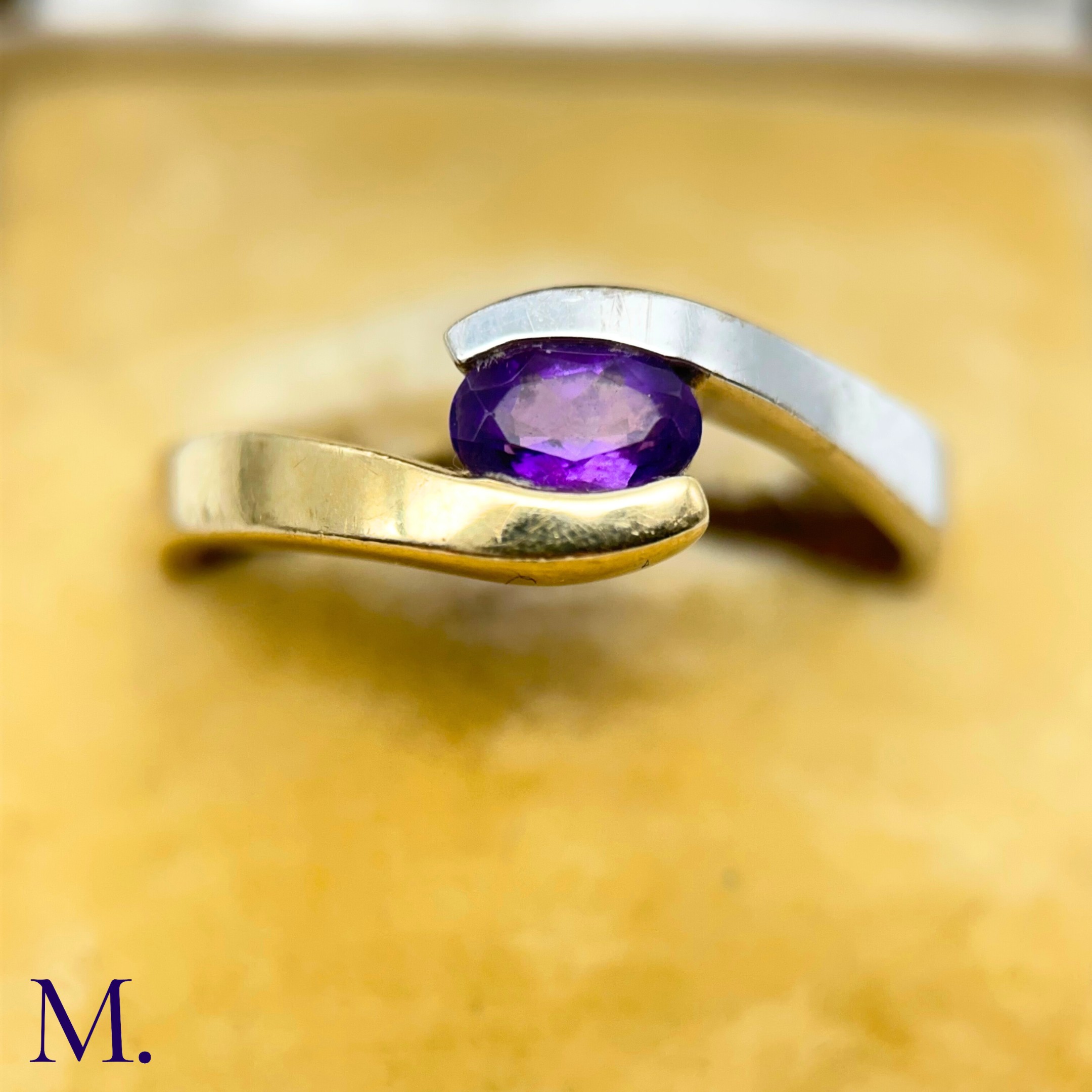 NO RESERVE - A Bi-Colour Gold and Amethyst Ring - Image 7 of 7
