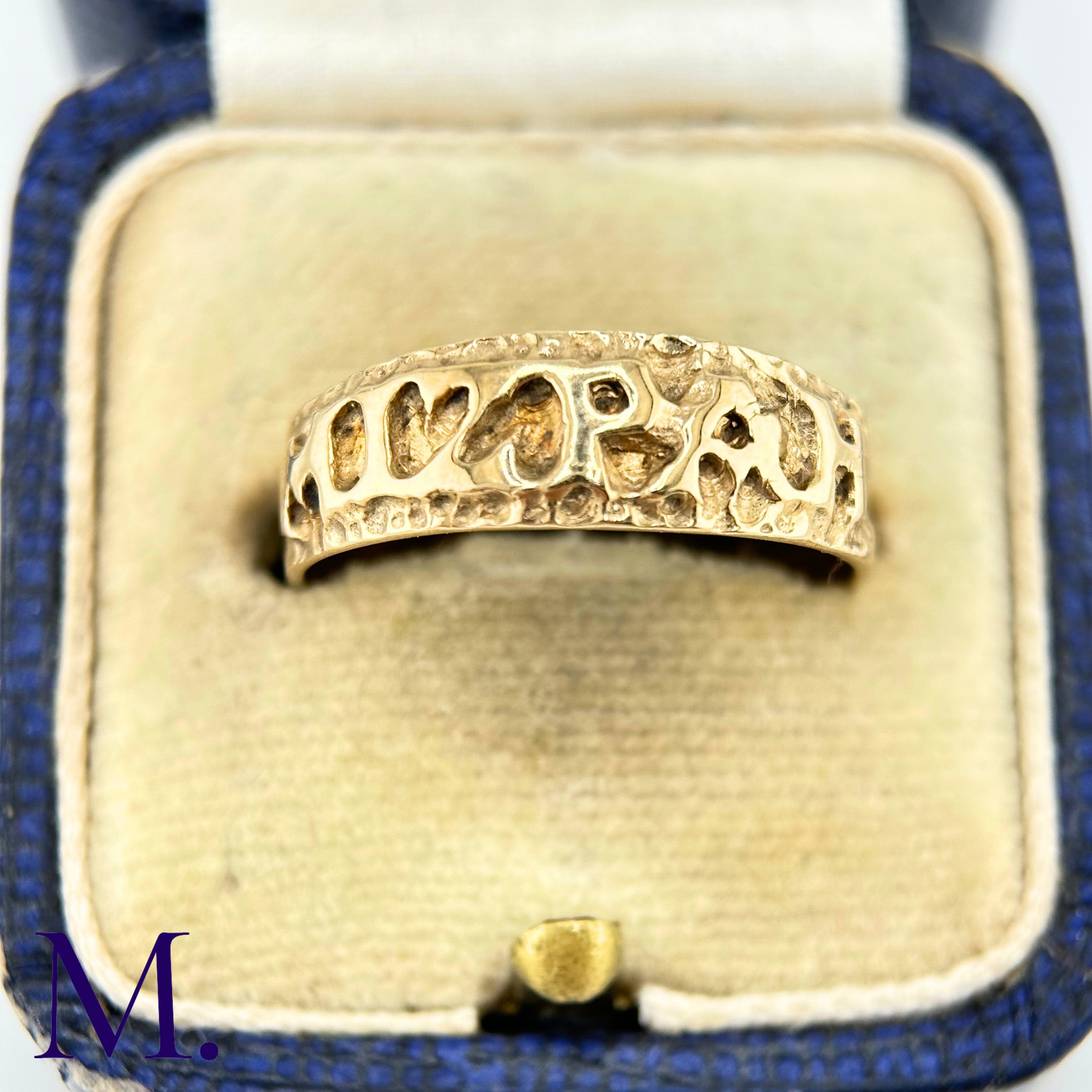 A 9ct Gold Mizpah Ring The 9ct yellow gold ring is embossed to the front with the word 'mizpah'. - Image 3 of 6
