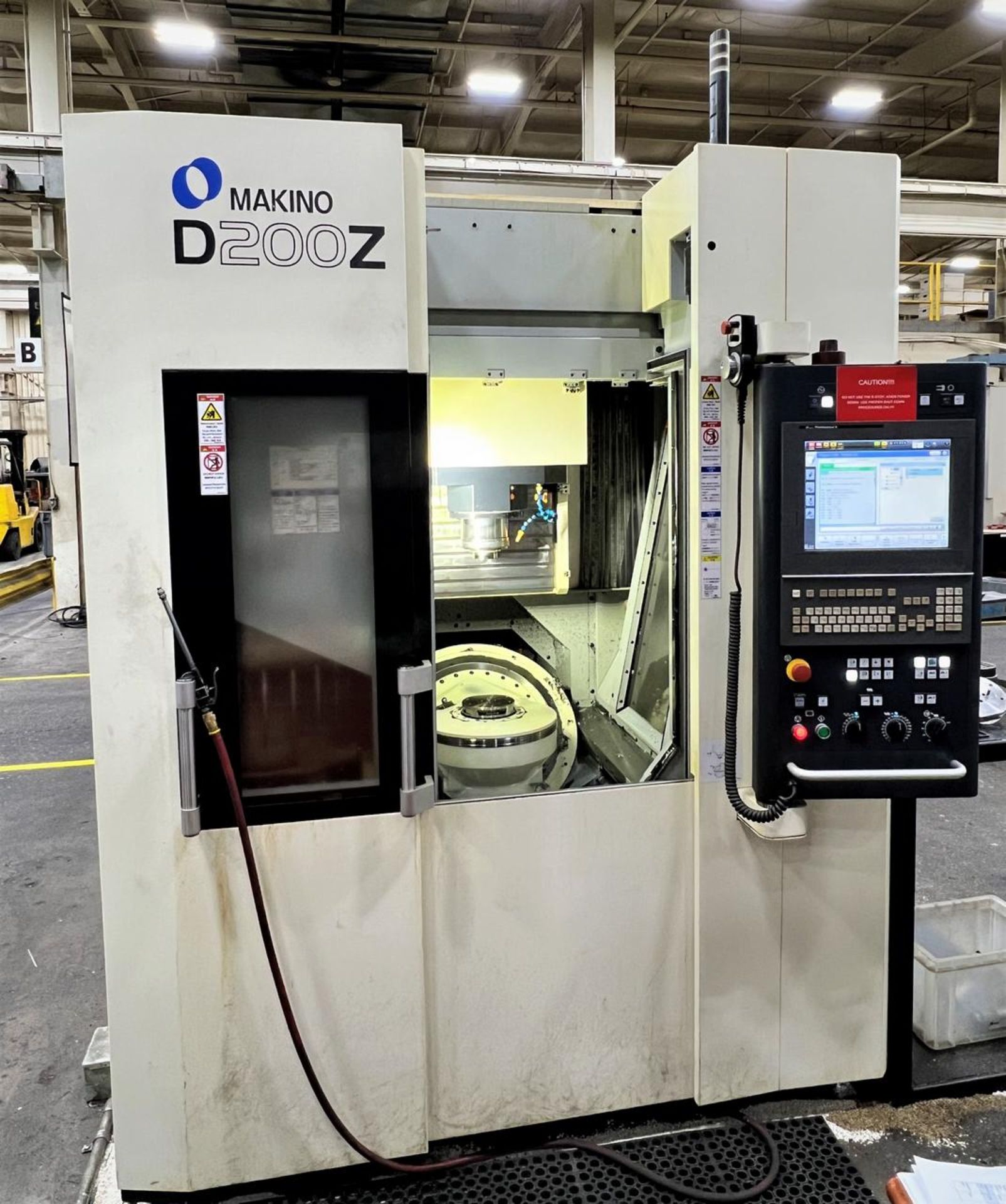2018 Makino D200Z 5-Axis High Speed CNC Vertical Machining Center - Image 2 of 20