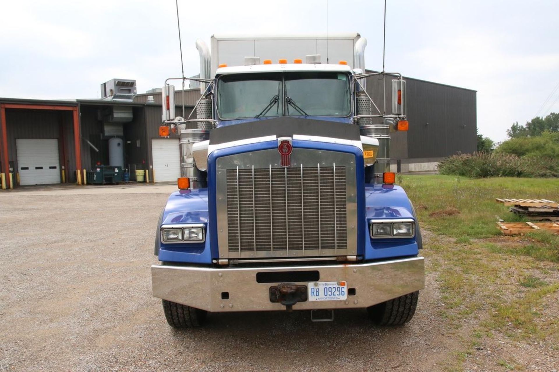 2006 Kenworth T800 Truck Tractor - Image 3 of 23