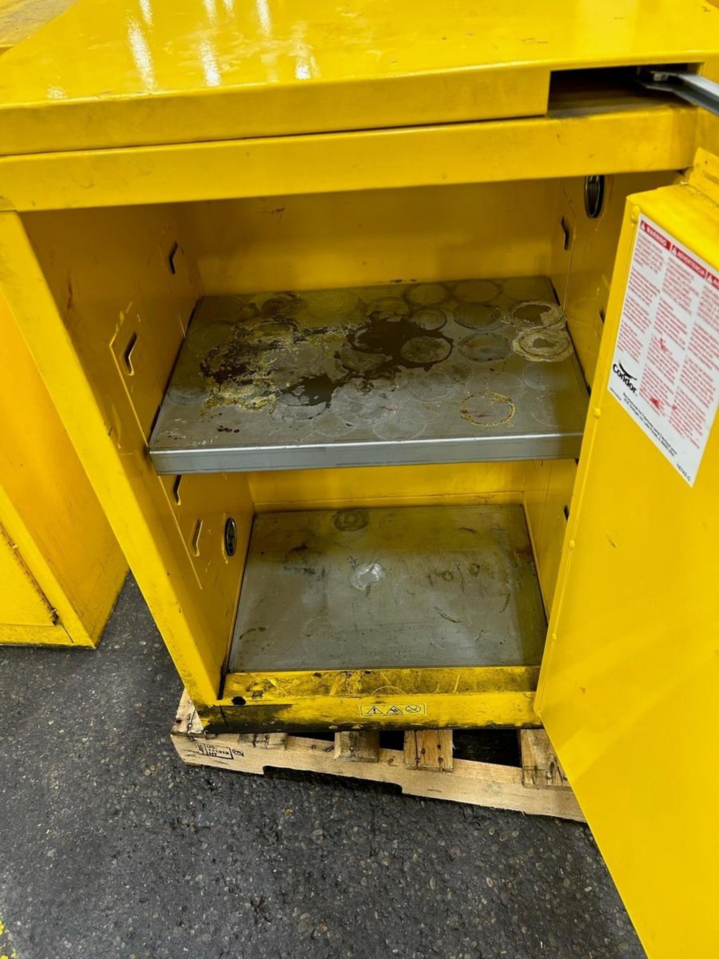 Coridor Key Locked Industrial Flammable Storage Cabinet - Image 2 of 2