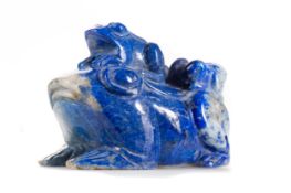 CHINESE LAPIS LAZULI CARVING OF FROGS2 LATE 19TH/EARLY 20TH CENTURY