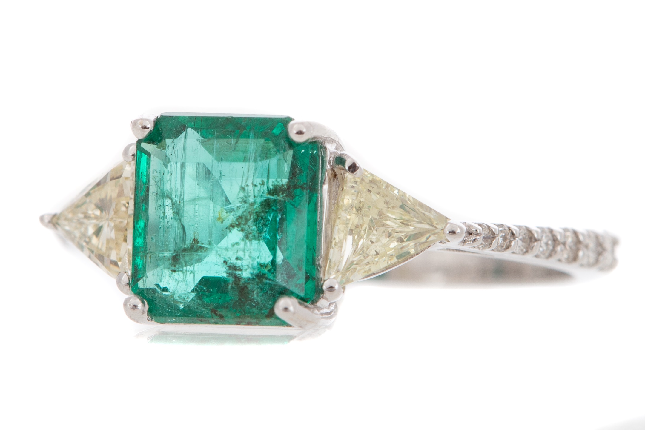 EMERALD AND DIAMOND RING