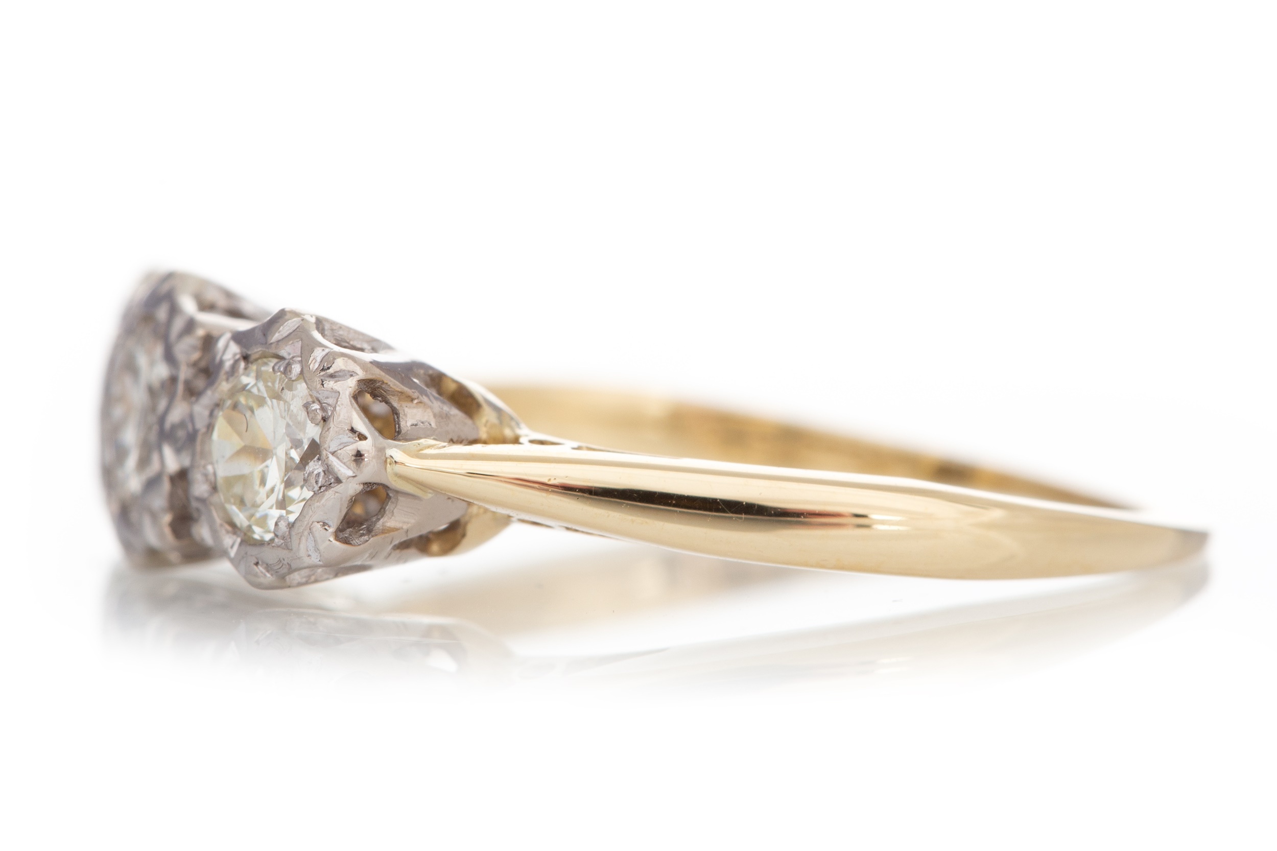 CERTIFICATED DIAMOND THREE STONE RING - Image 2 of 2