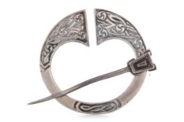 ROBERT ALLISON SCOTTISH SILVER PENNANULAR BROOCH