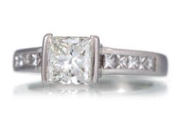 DIAMOND DRESS RING