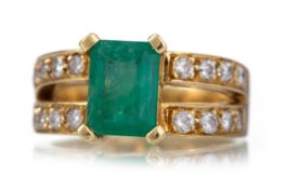 EMERALD AND DIAMOND RING