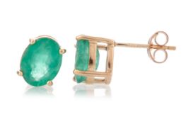 PAIR OF EMERALD STUD EARRINGS