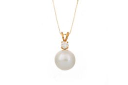 PEARL AND DIAMOND PENDANT